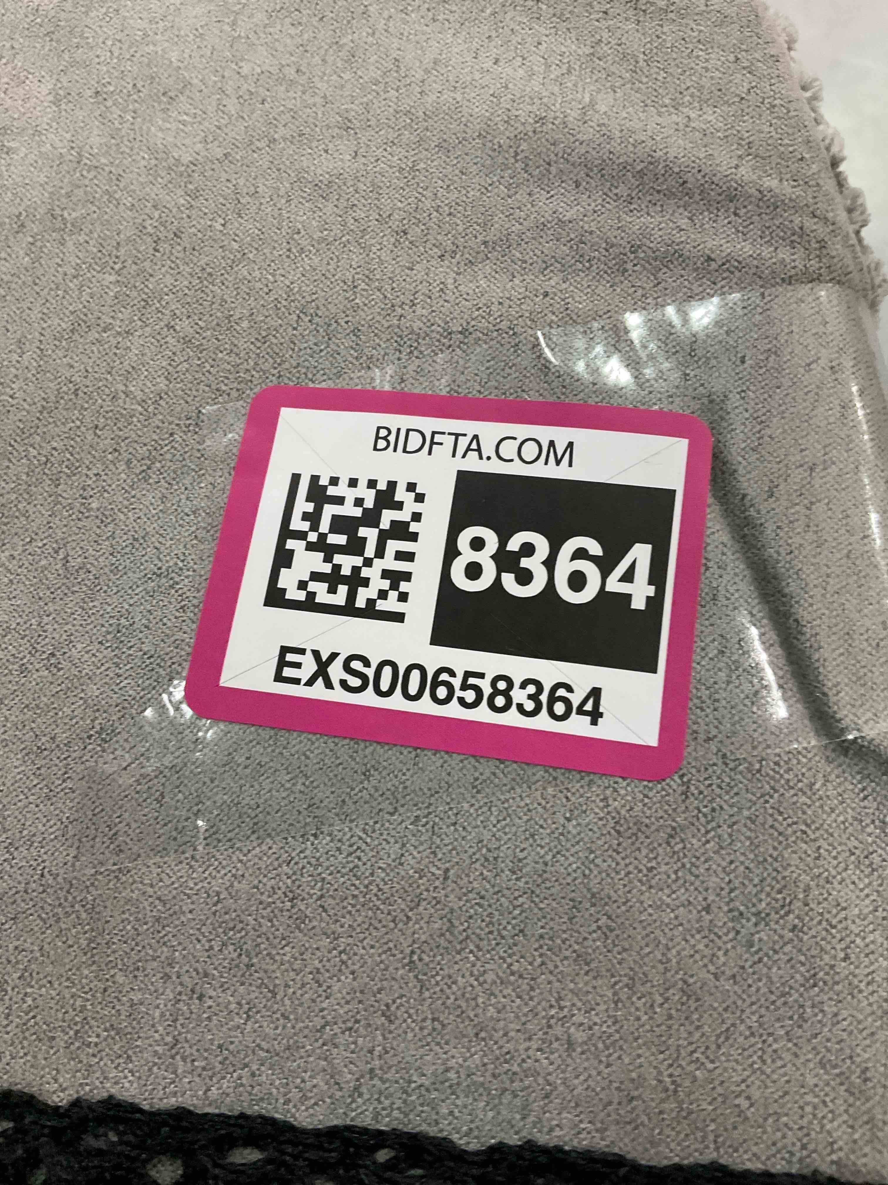https://s3.amazonaws.com/lotting-images-prod/BargainHunt/EXS00658364_1708608157656.jpeg