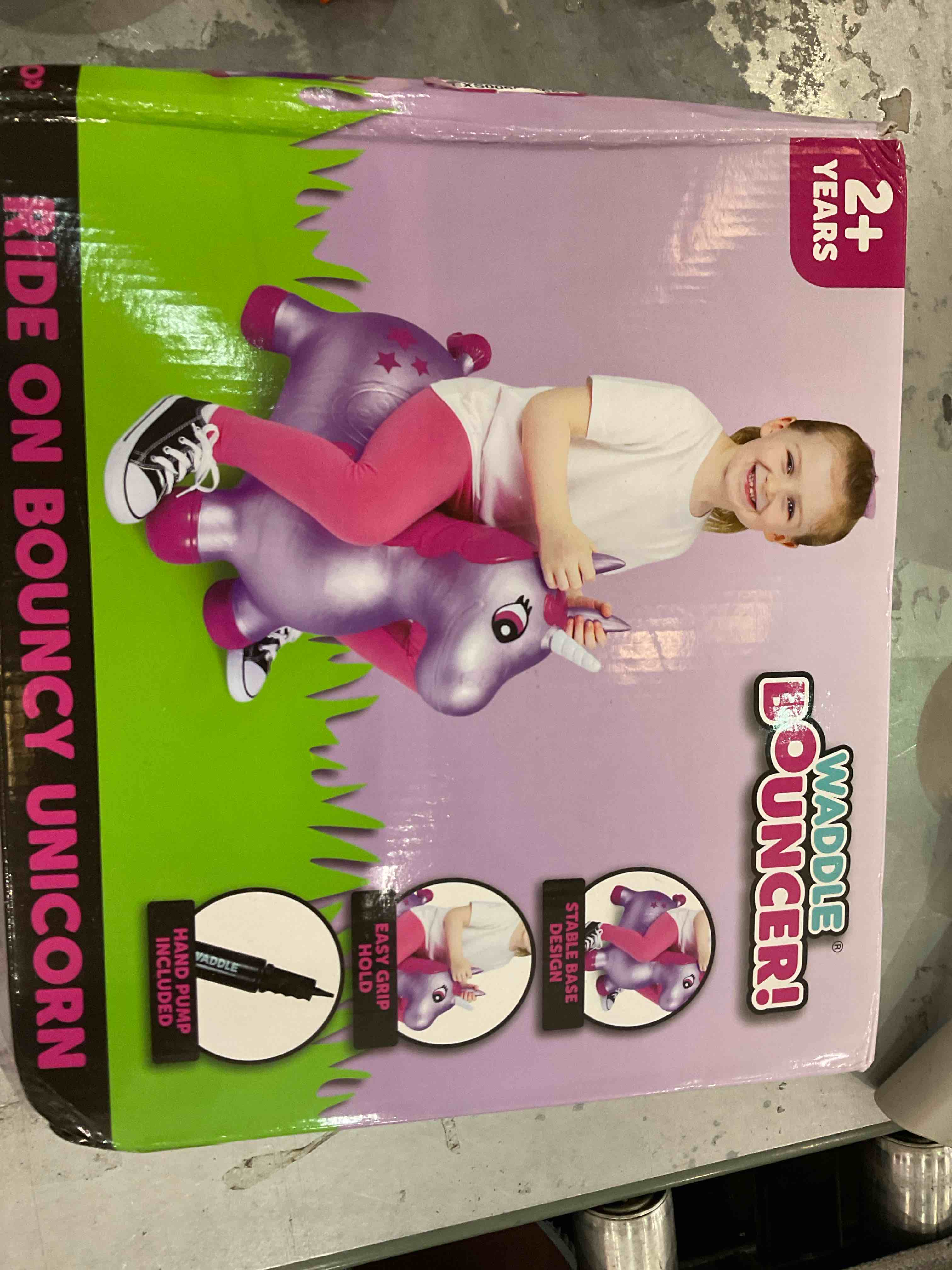 https://s3.amazonaws.com/lotting-images-prod/BargainHunt/EXS00658666_1707148831553.jpeg