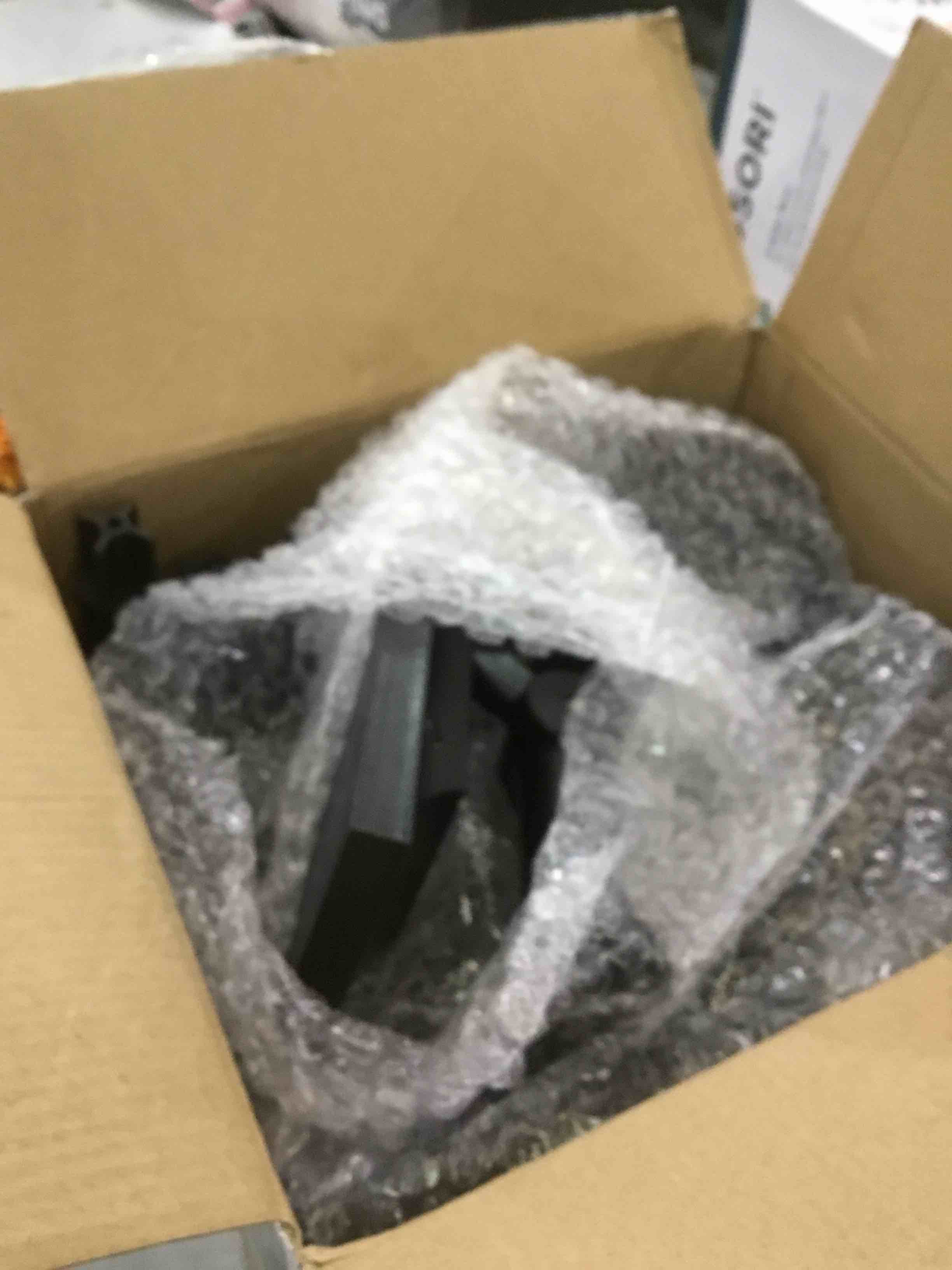 https://s3.amazonaws.com/lotting-images-prod/BargainHunt/EXS00658984_1707237296064.jpeg
