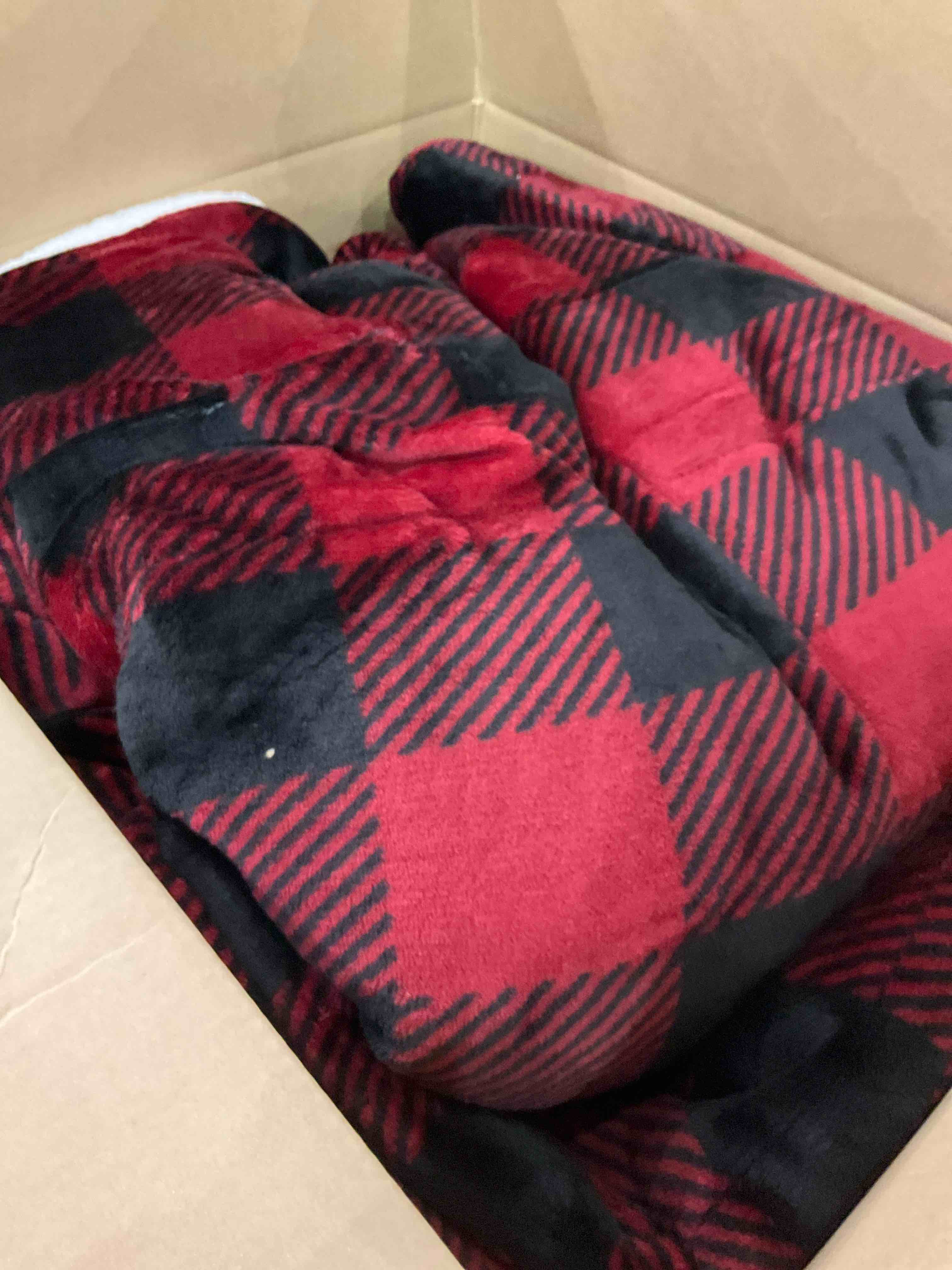 https://s3.amazonaws.com/lotting-images-prod/BargainHunt/EXS00659227_1707136435069.jpeg