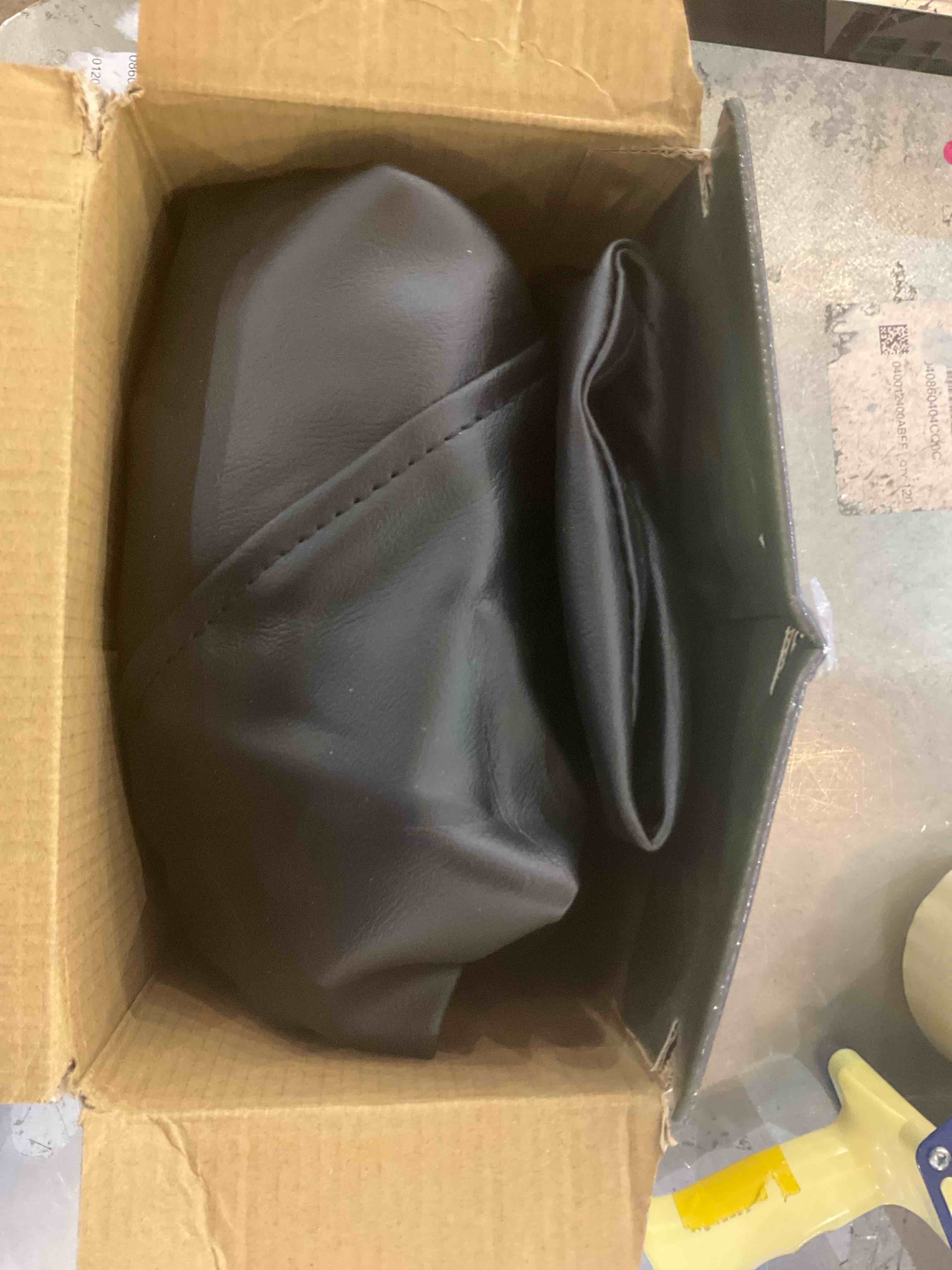 https://s3.amazonaws.com/lotting-images-prod/BargainHunt/EXS00659400_1707323565961.jpeg