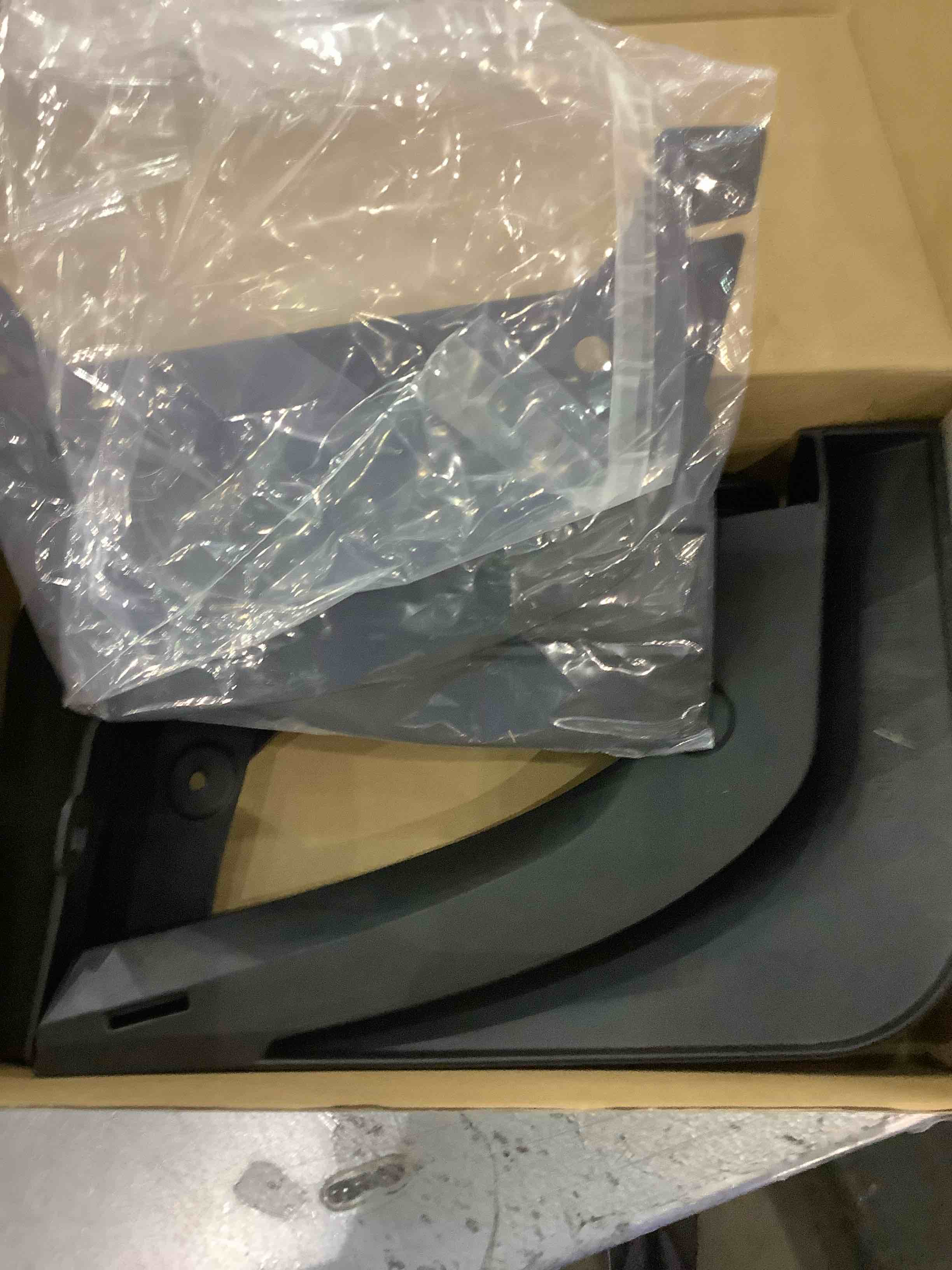 https://s3.amazonaws.com/lotting-images-prod/BargainHunt/EXS00672806_1707225118001.jpeg