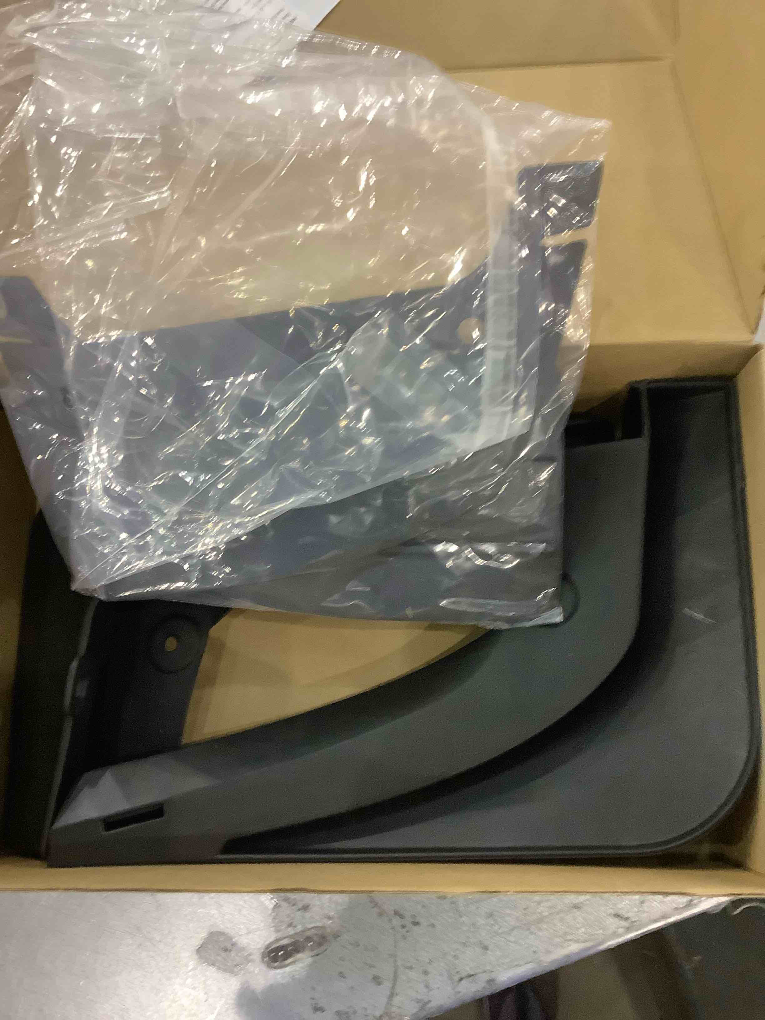 https://s3.amazonaws.com/lotting-images-prod/BargainHunt/EXS00672806_1707225119338.jpeg