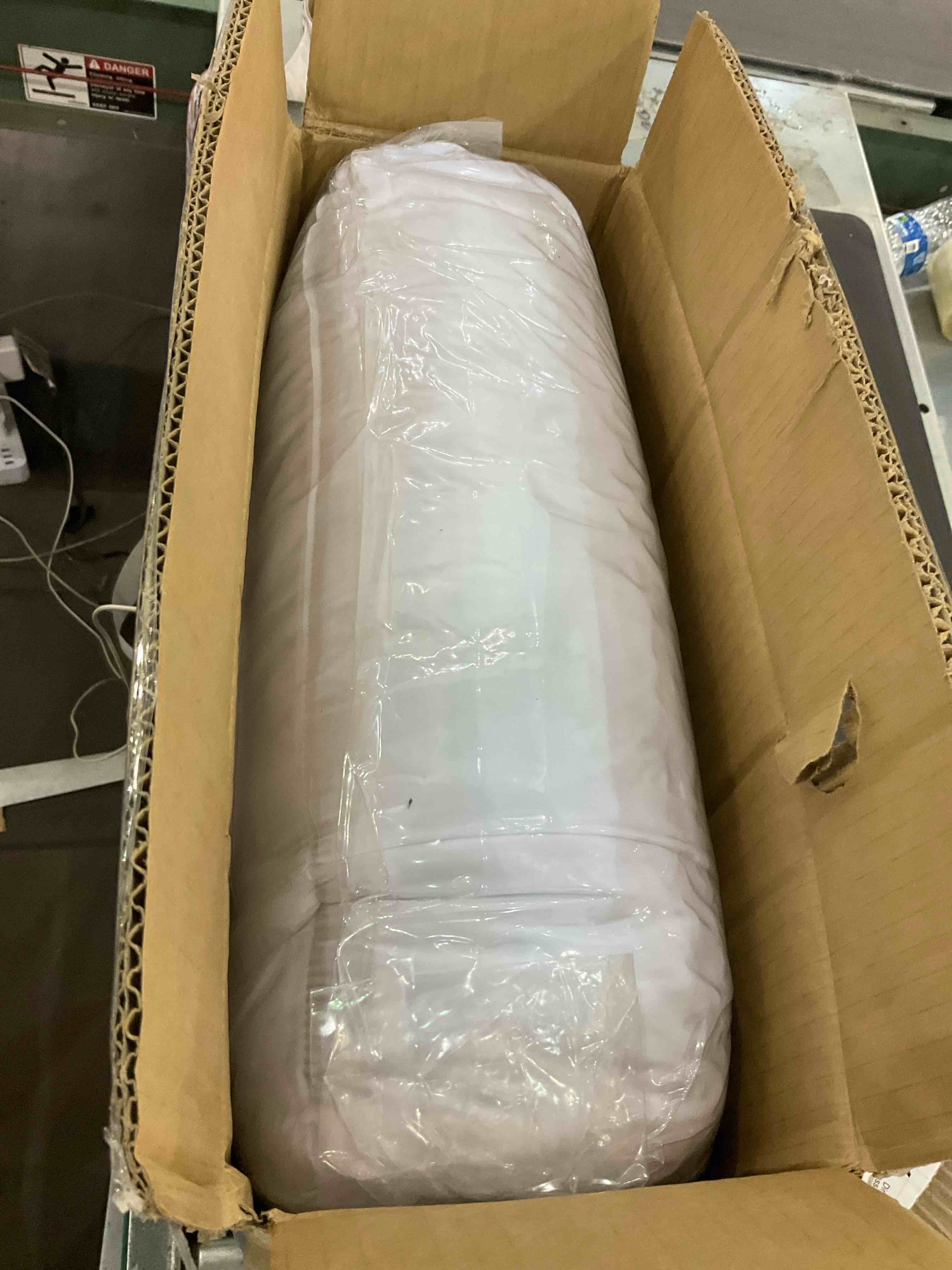 https://s3.amazonaws.com/lotting-images-prod/BargainHunt/EXS00672893_1707753275567.jpeg