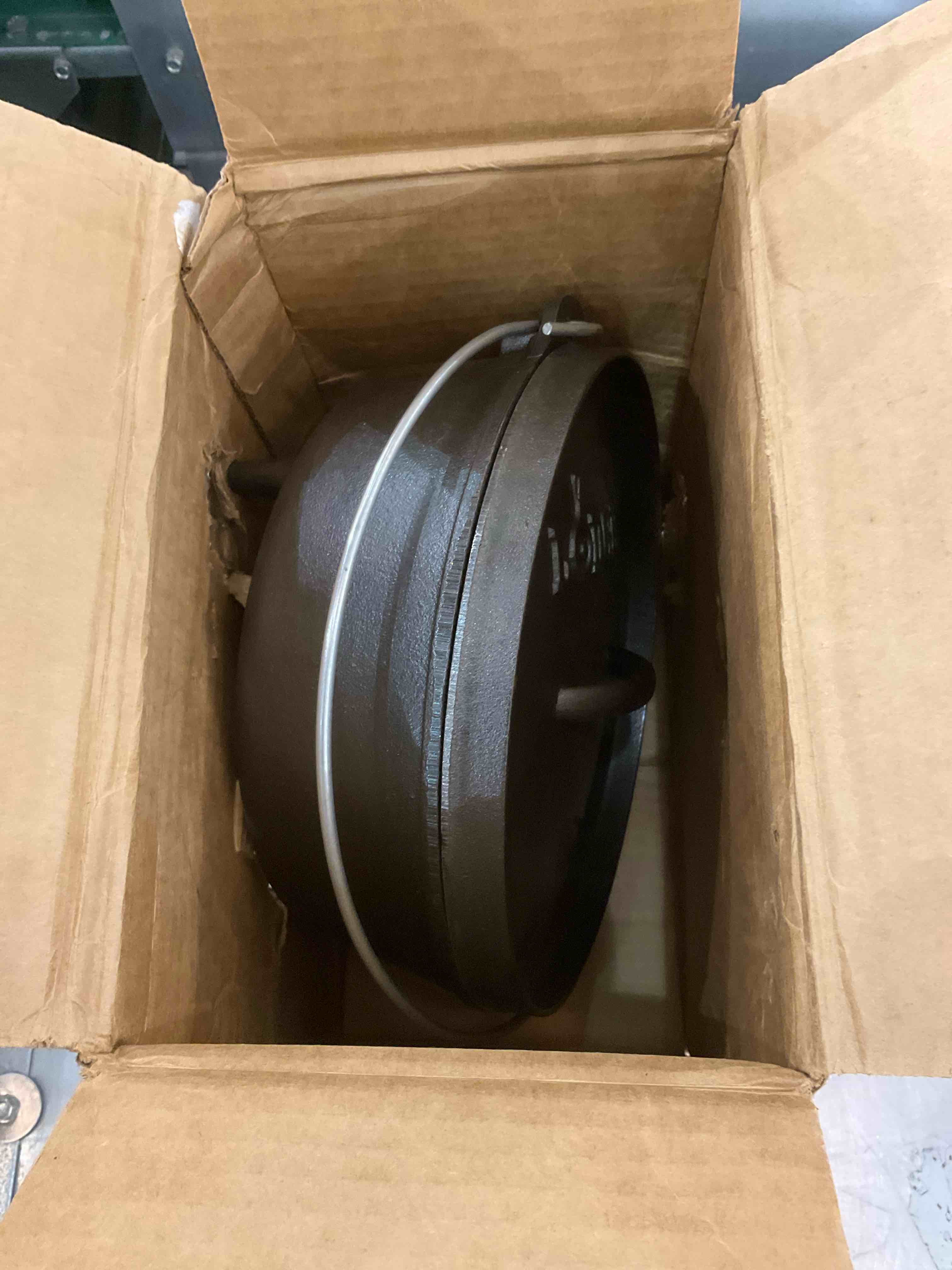 https://s3.amazonaws.com/lotting-images-prod/BargainHunt/EXS00672938_1707933583662.jpeg