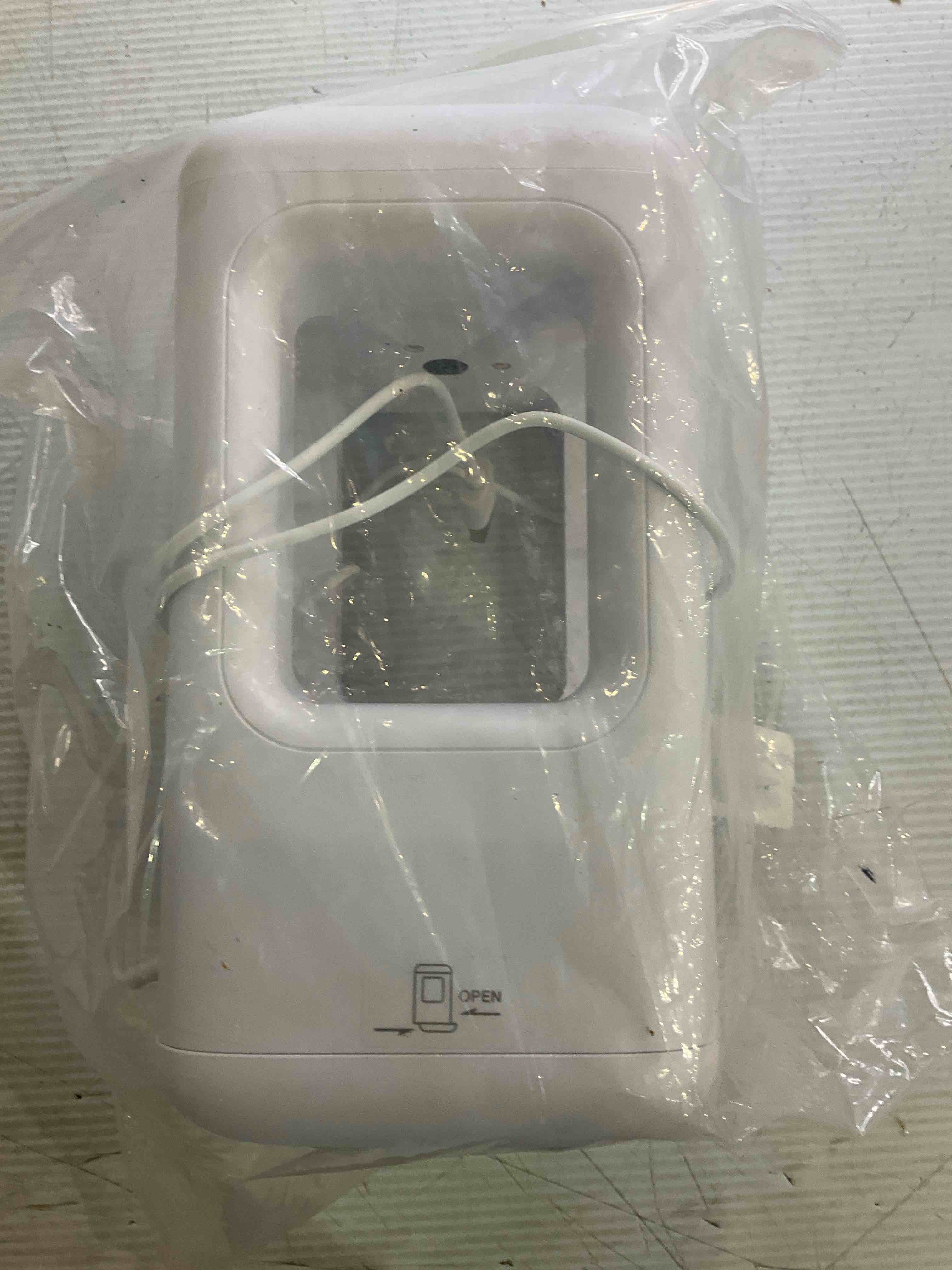 https://s3.amazonaws.com/lotting-images-prod/BargainHunt/EXS00672973_1709908994688.jpeg