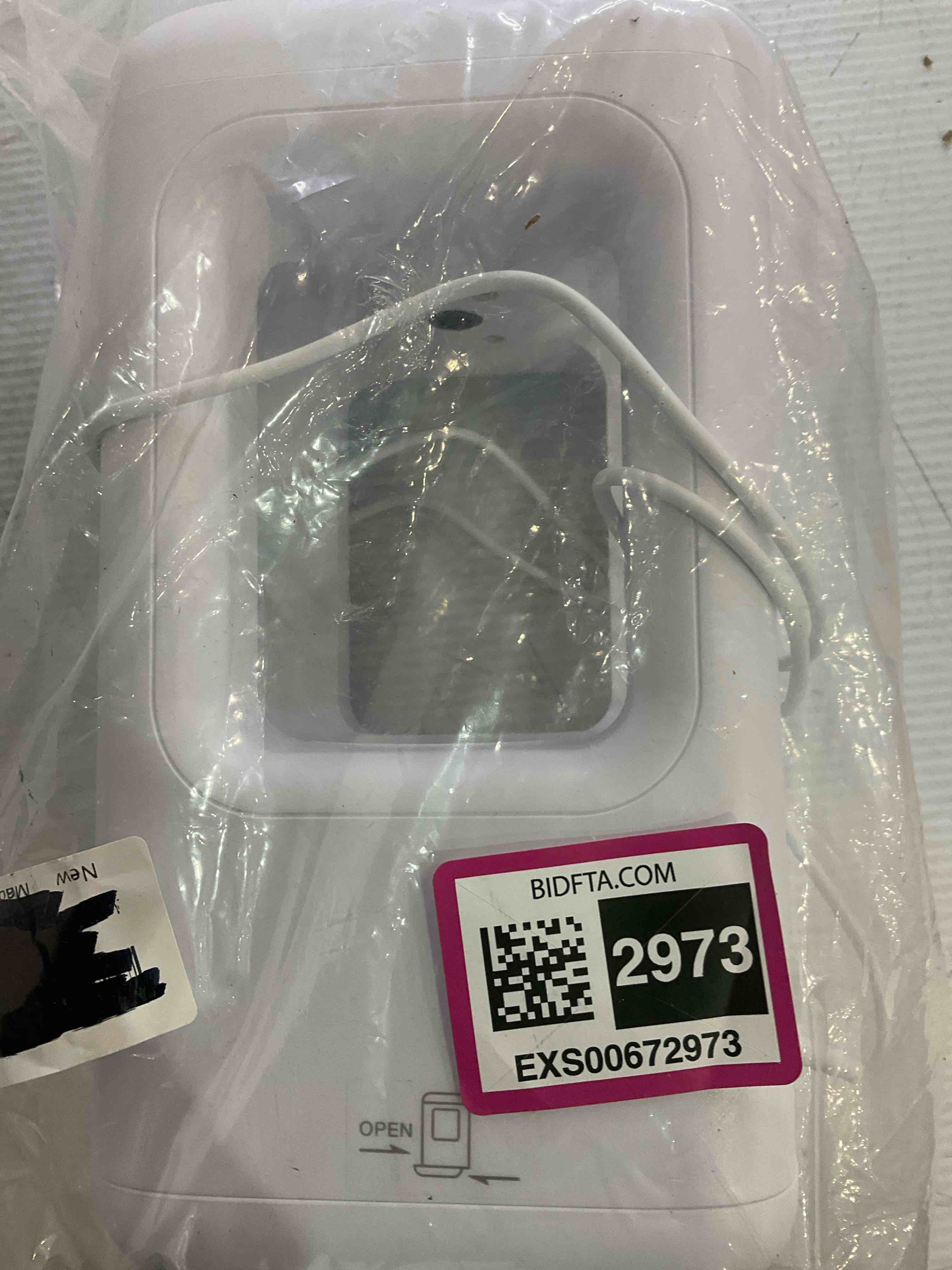 https://s3.amazonaws.com/lotting-images-prod/BargainHunt/EXS00672973_1709909007773.jpeg