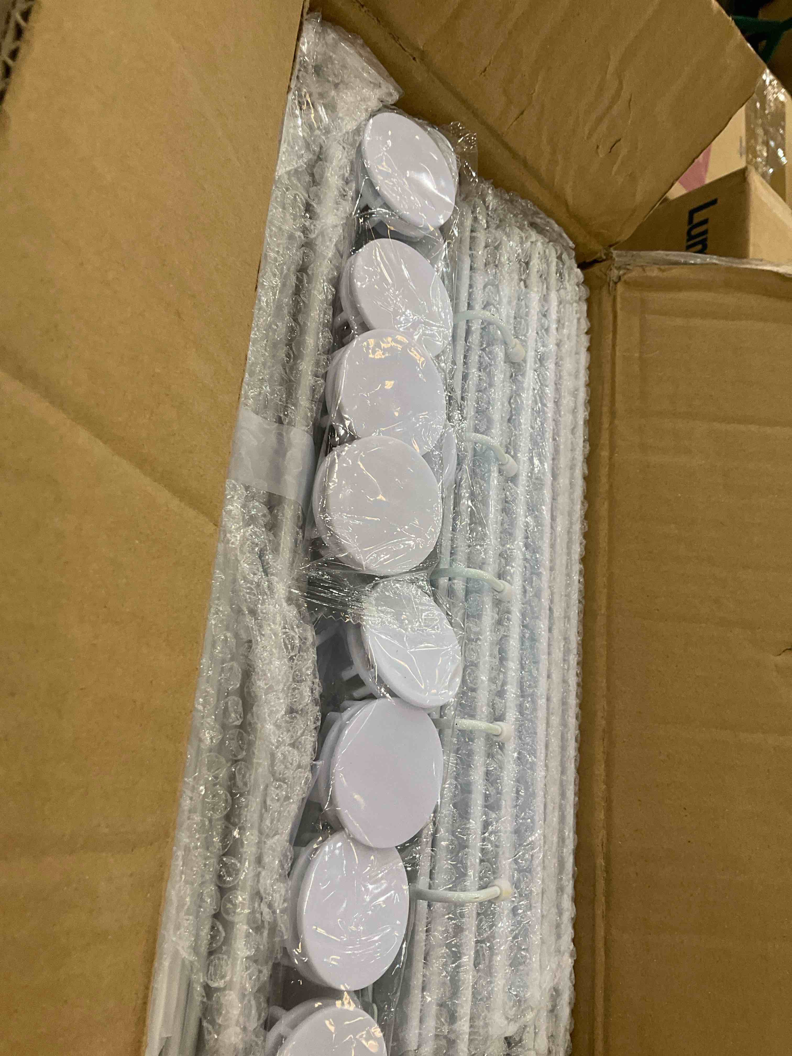 https://s3.amazonaws.com/lotting-images-prod/BargainHunt/EXS00700157_1707327437473.jpeg