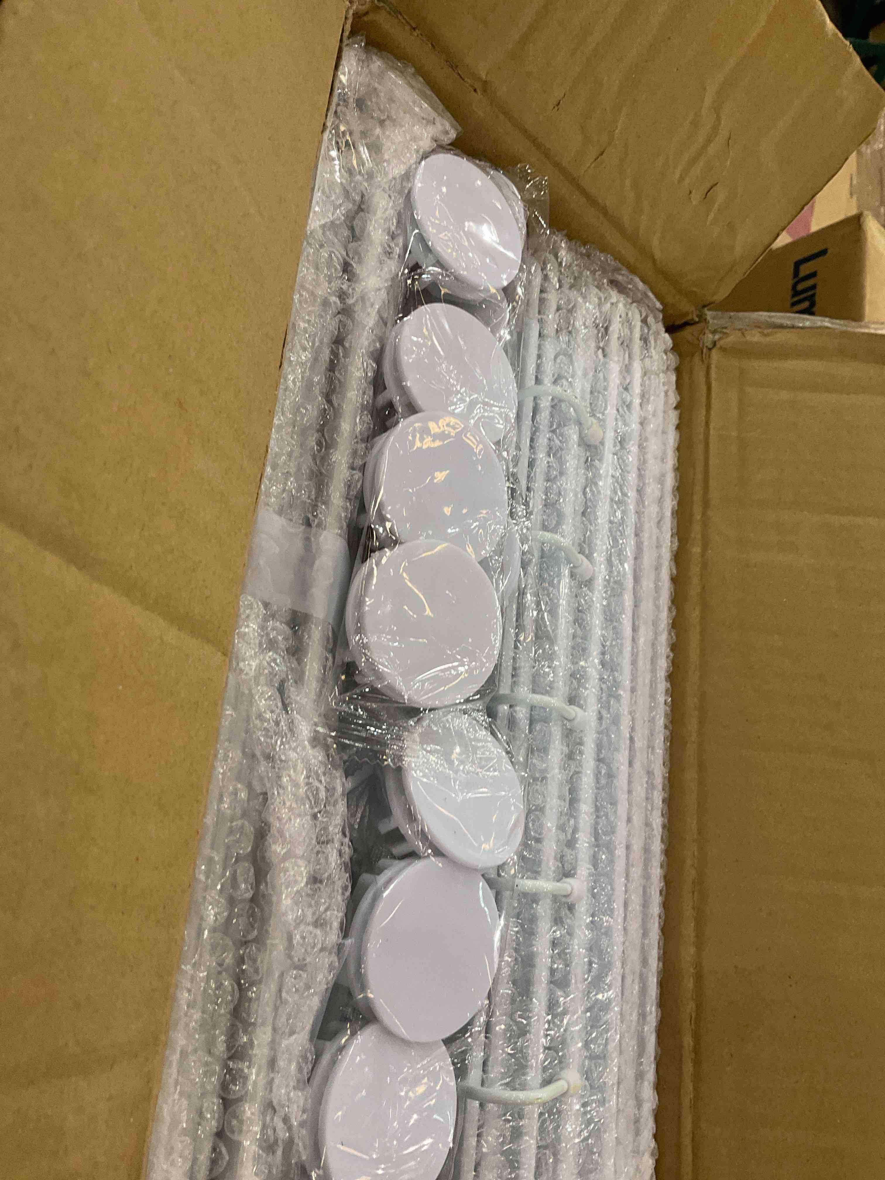 https://s3.amazonaws.com/lotting-images-prod/BargainHunt/EXS00700157_1707327438292.jpeg