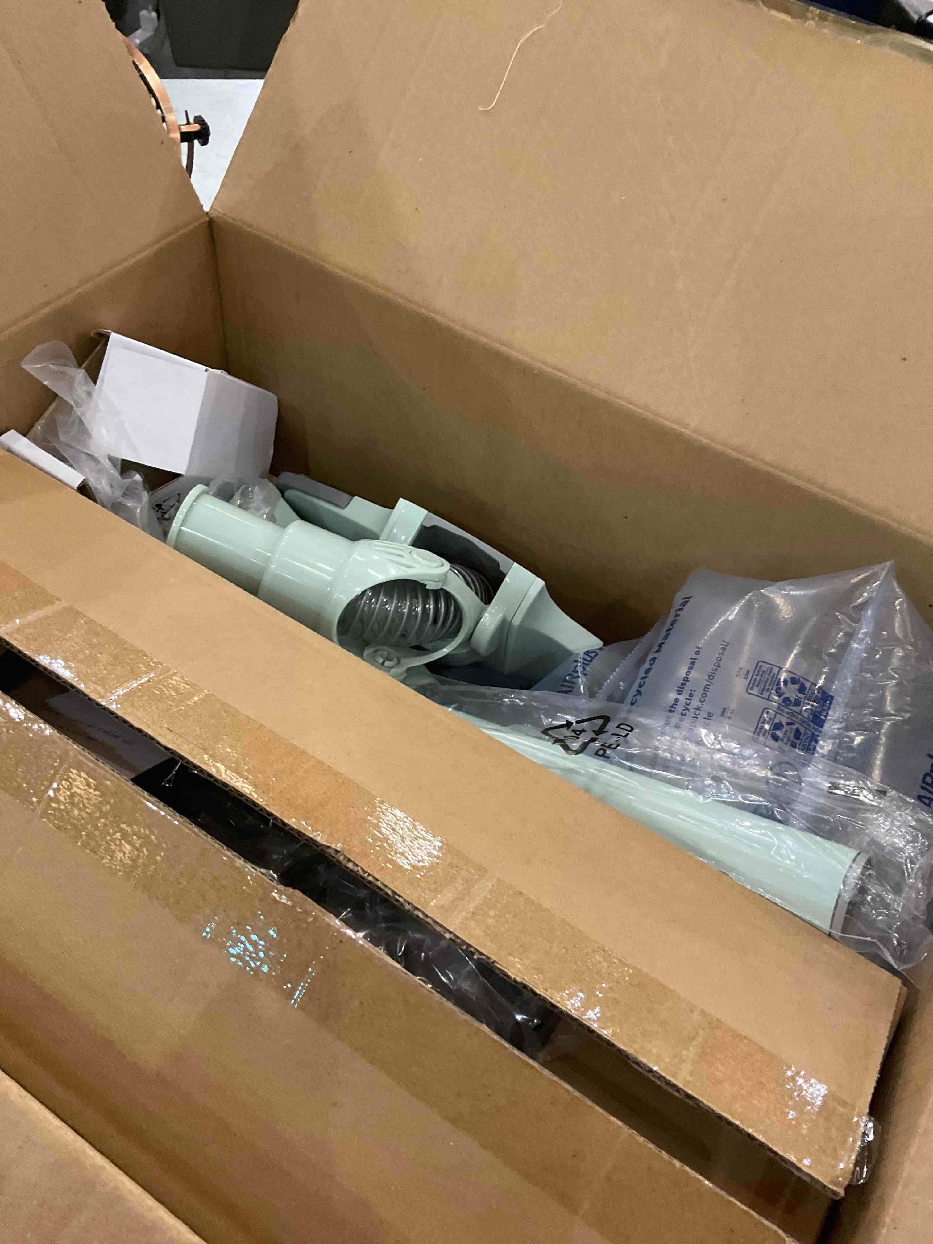 https://s3.amazonaws.com/lotting-images-prod/BargainHunt/EXS00700167_1707328789117.jpeg