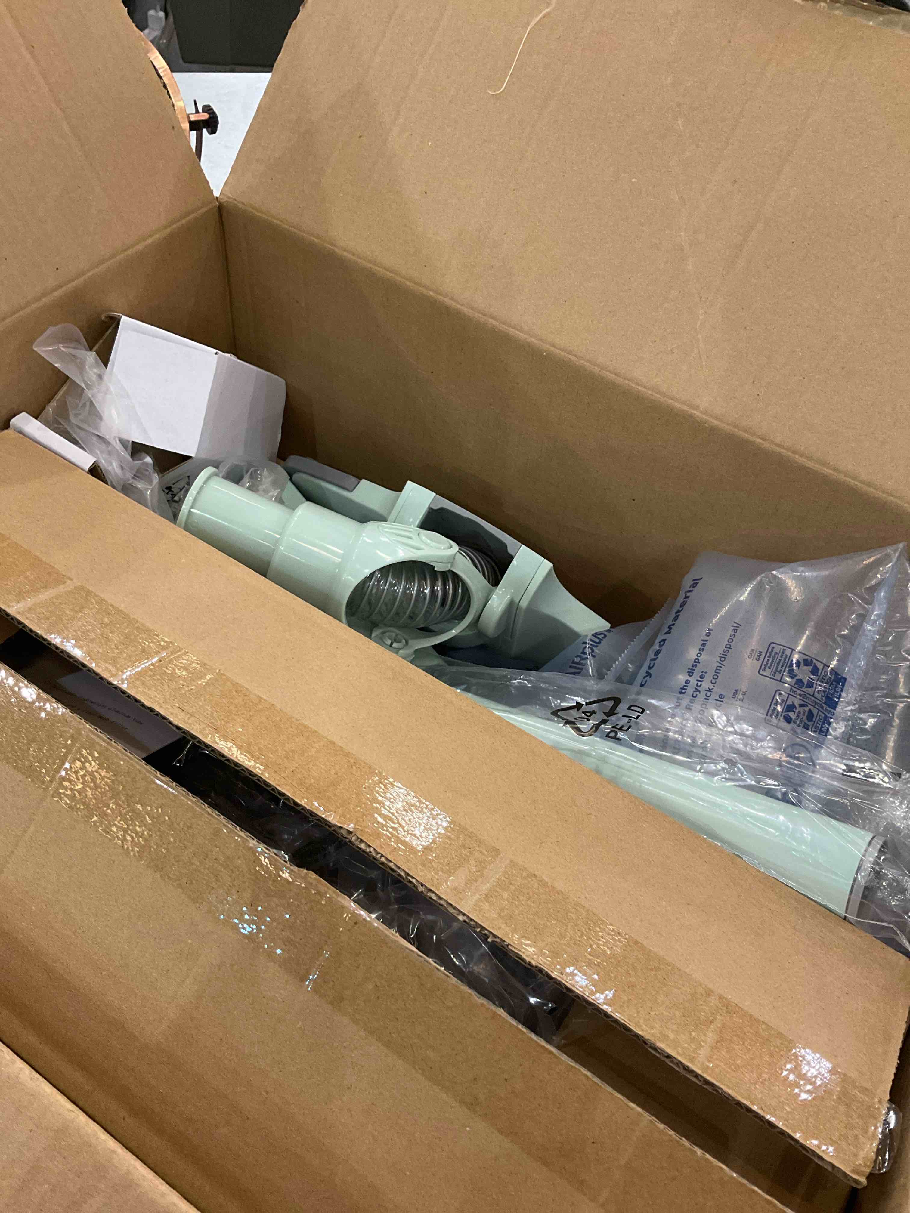 https://s3.amazonaws.com/lotting-images-prod/BargainHunt/EXS00700167_1707328790903.jpeg