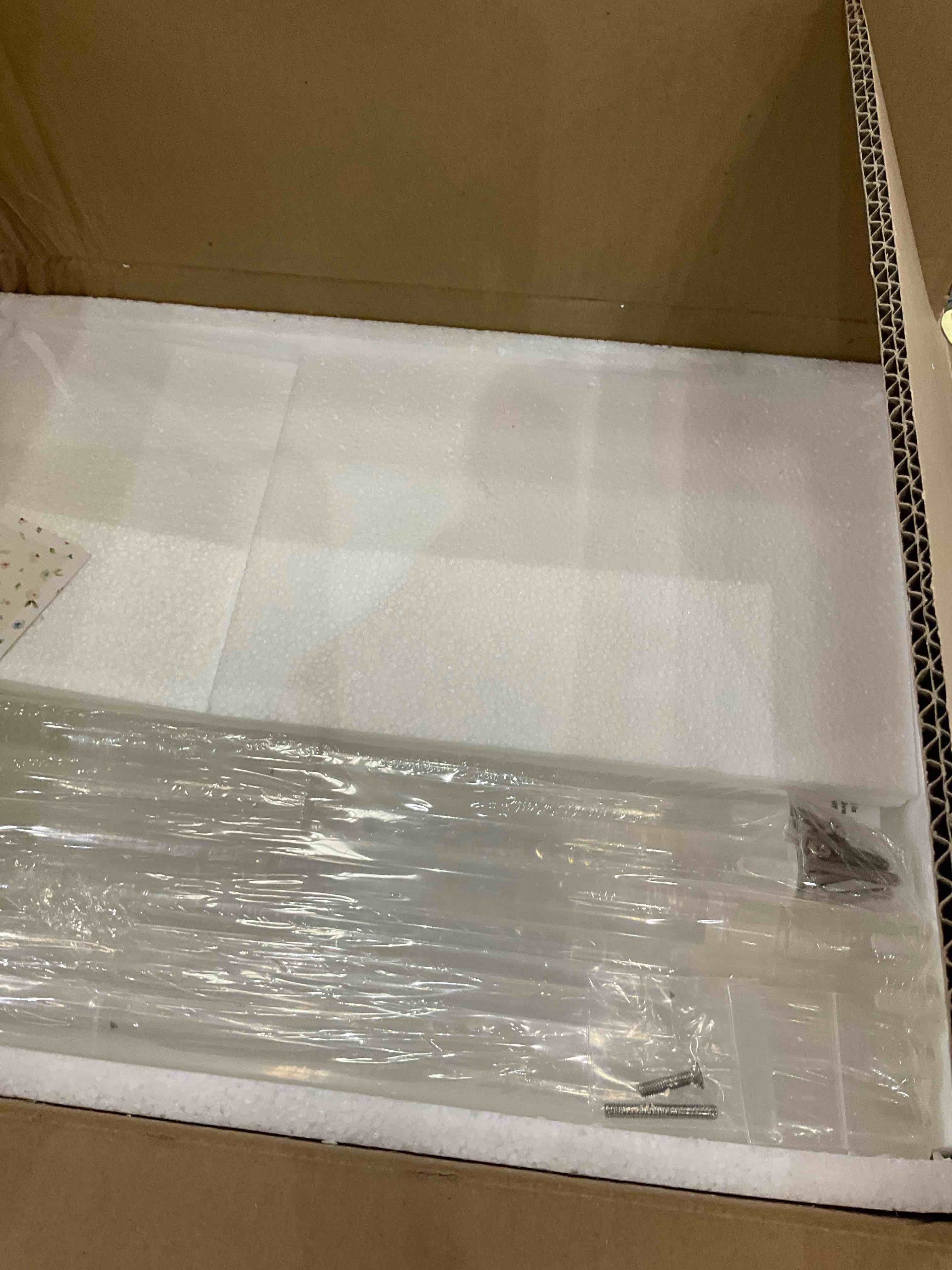 https://s3.amazonaws.com/lotting-images-prod/BargainHunt/EXS00700181_1707330499766.jpeg