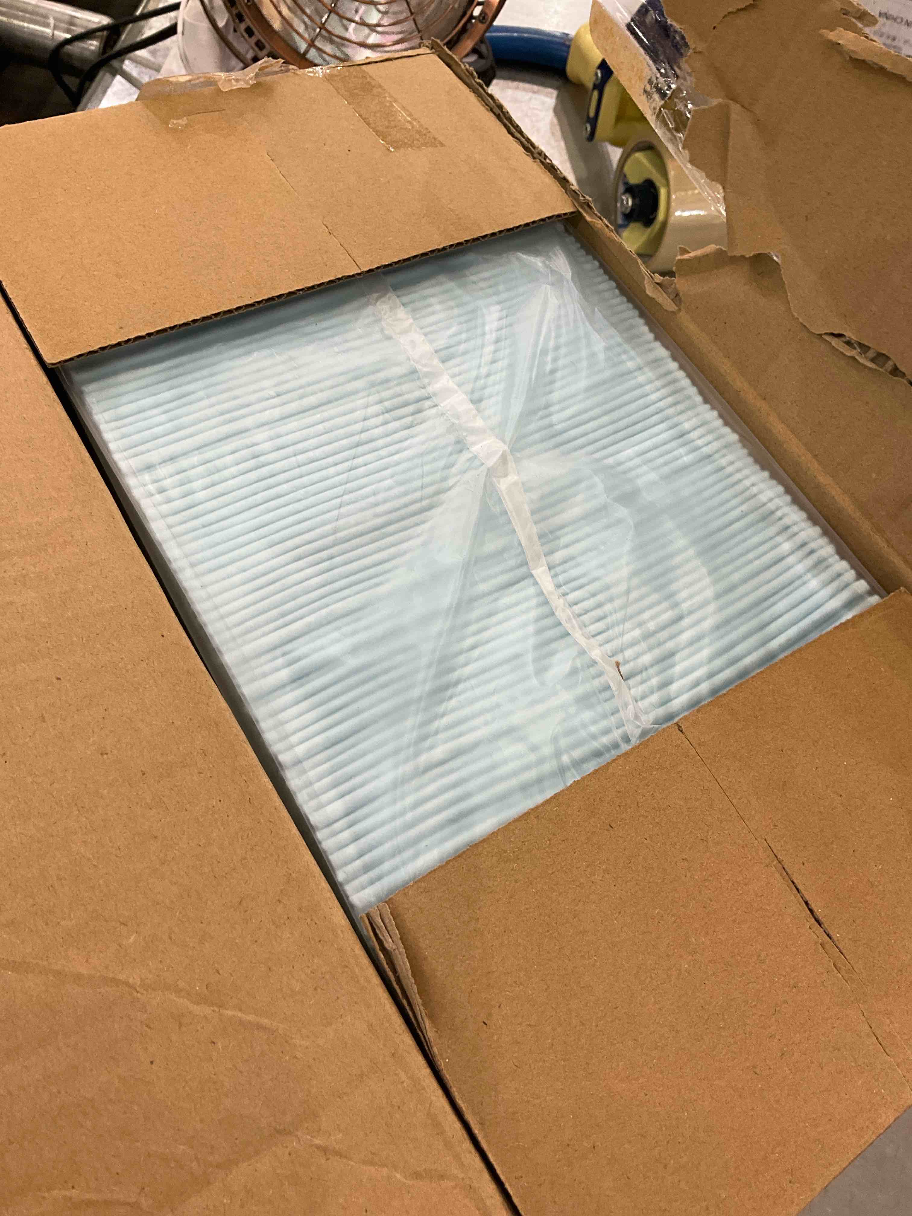https://s3.amazonaws.com/lotting-images-prod/BargainHunt/EXS00700205_1707336000362.jpeg