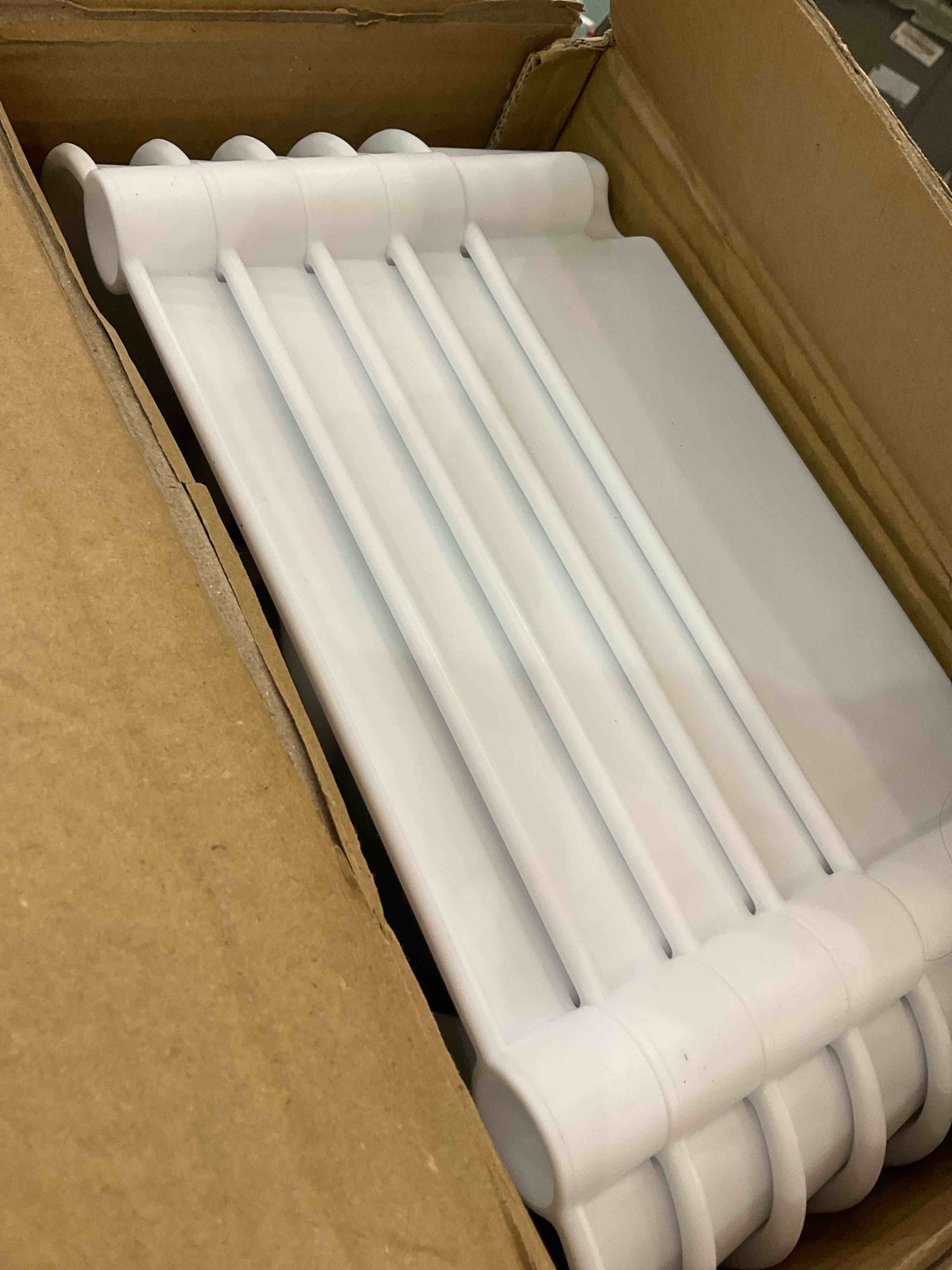https://s3.amazonaws.com/lotting-images-prod/BargainHunt/EXS00700324_1707410489144.jpeg