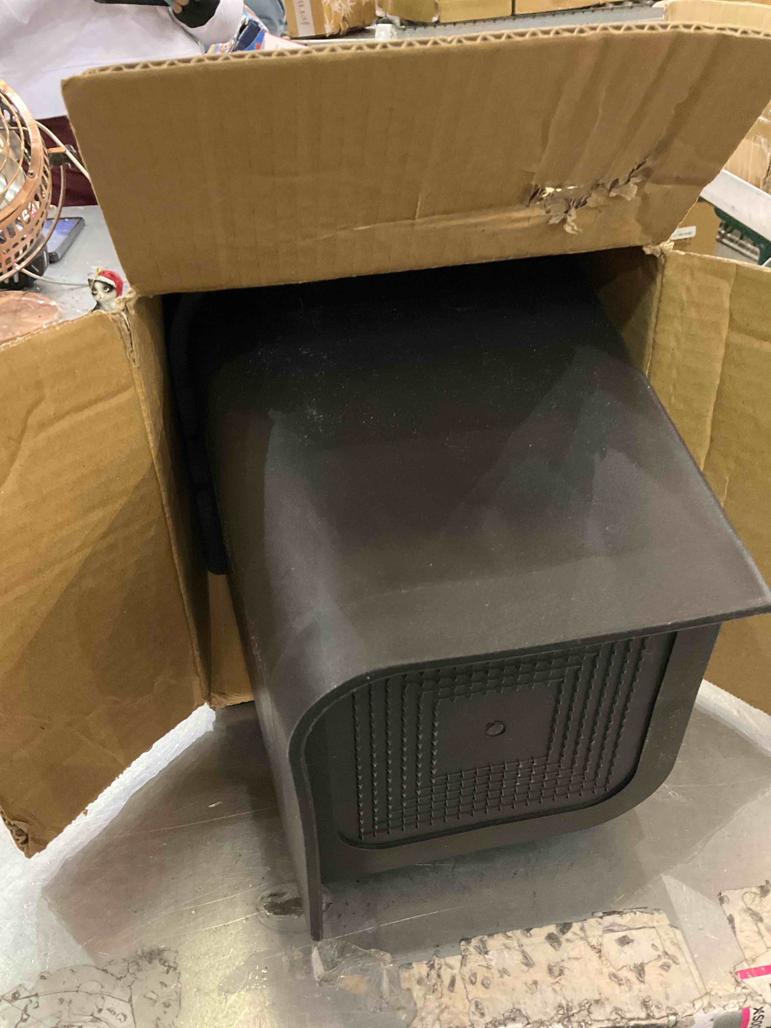 https://s3.amazonaws.com/lotting-images-prod/BargainHunt/EXS00700341_1707414815537.jpeg