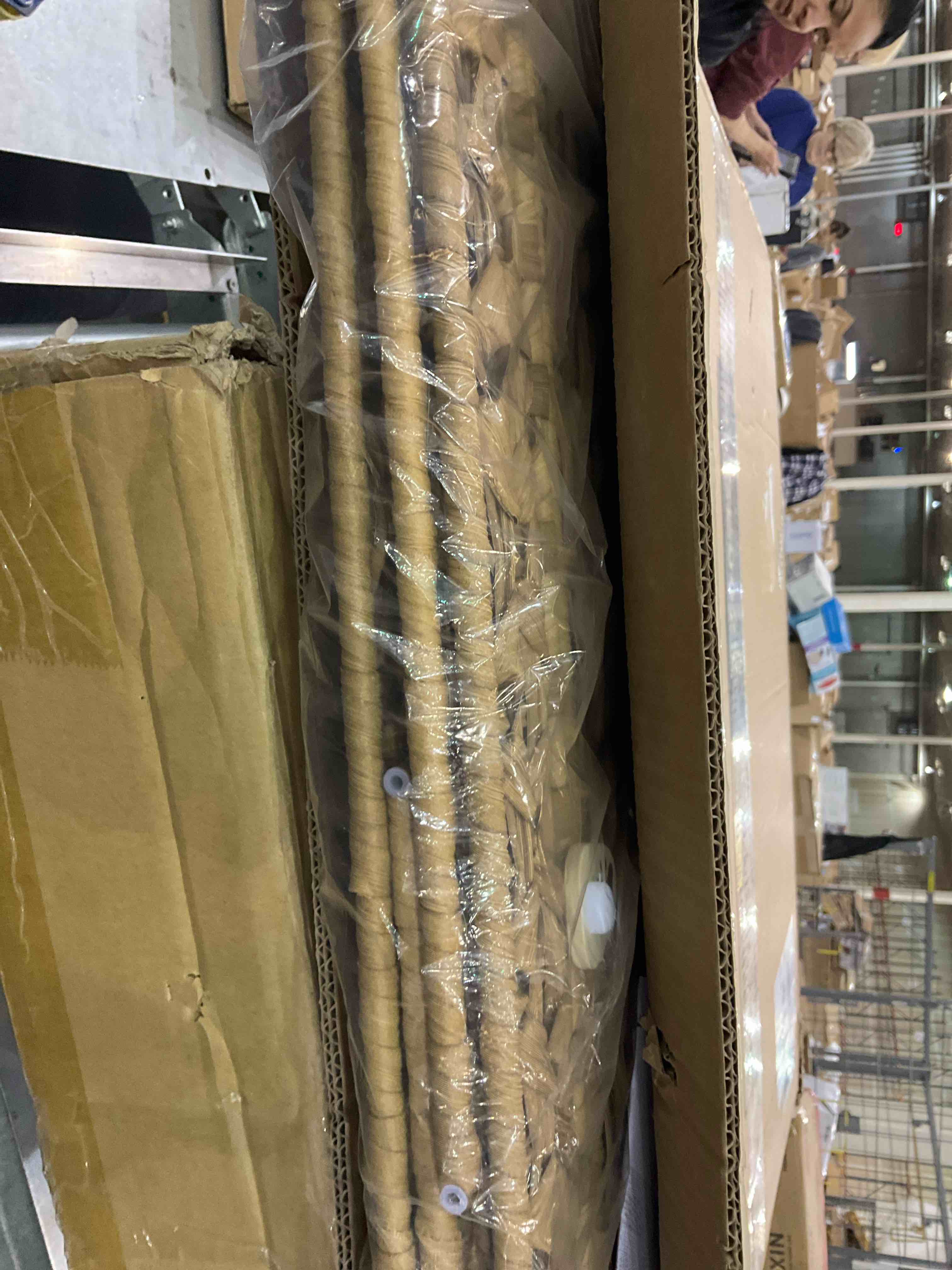 https://s3.amazonaws.com/lotting-images-prod/BargainHunt/EXS00700454_1707491402315.jpeg