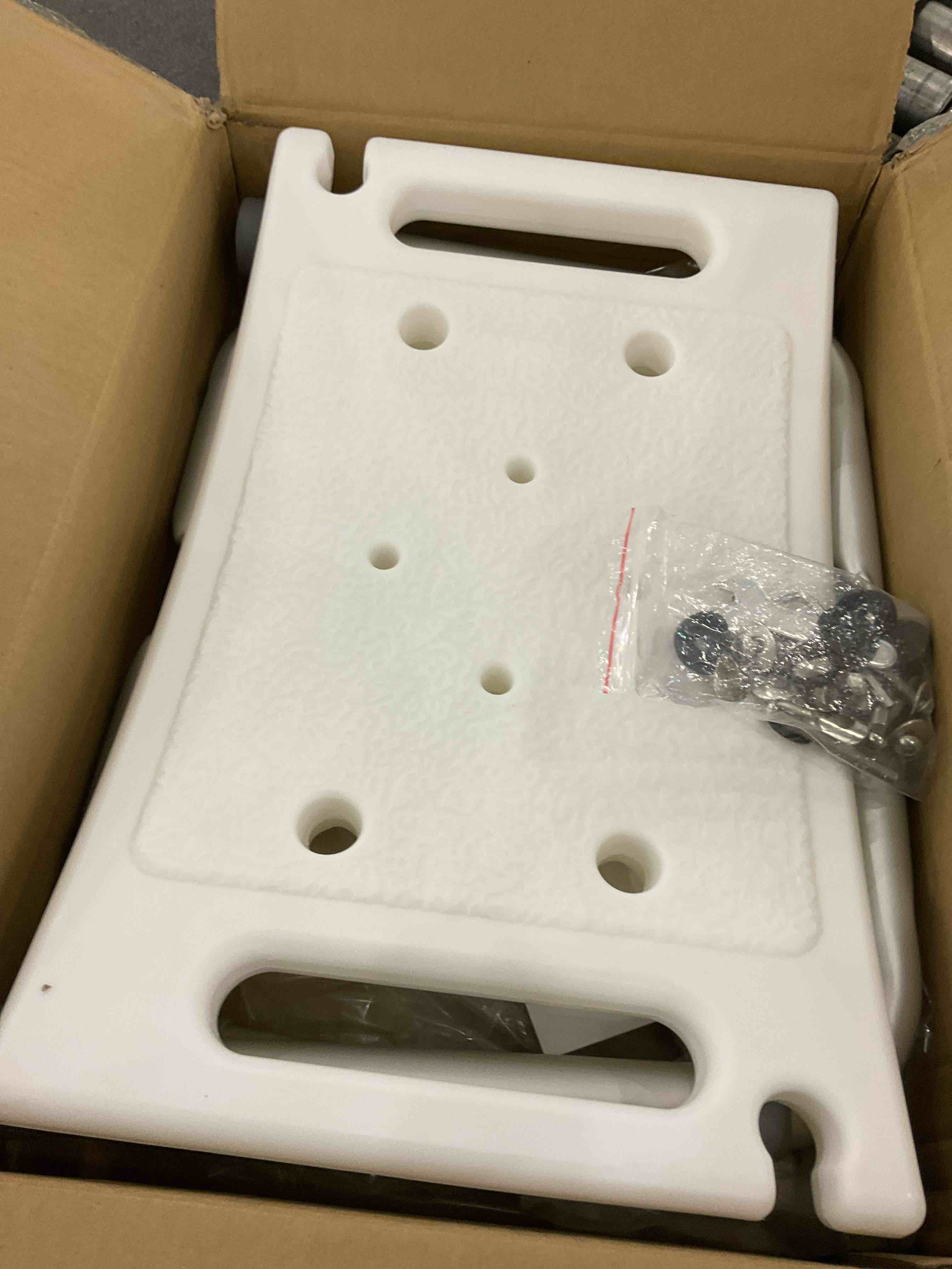 https://s3.amazonaws.com/lotting-images-prod/BargainHunt/EXS00700567_1706817166705.jpeg