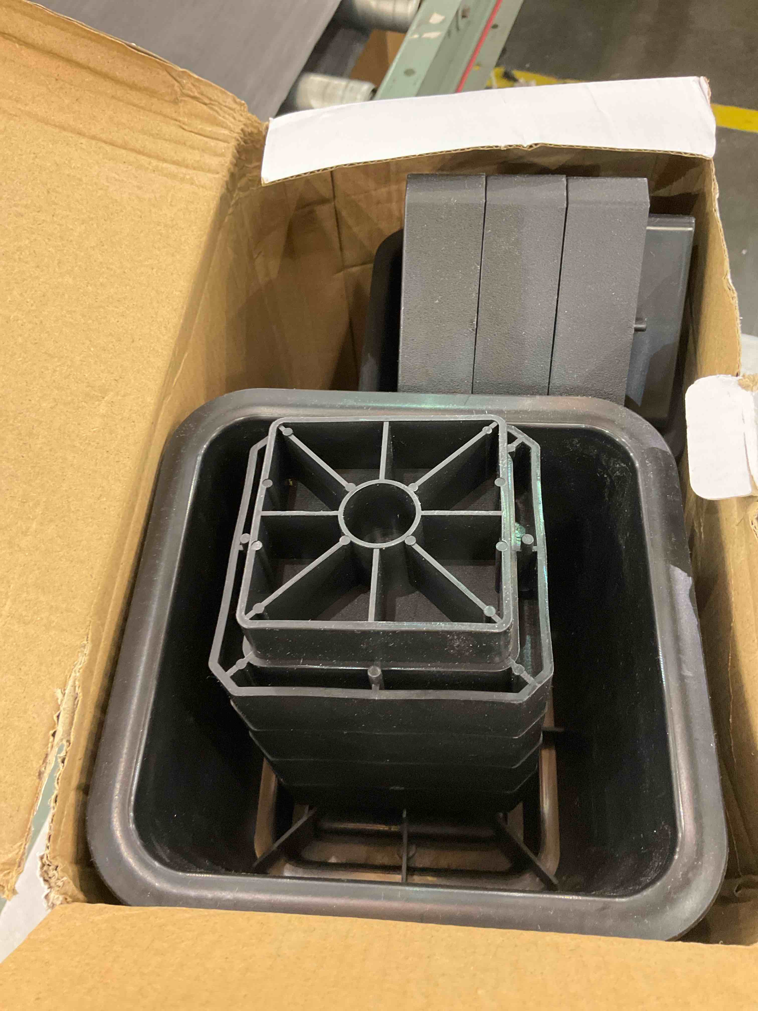 https://s3.amazonaws.com/lotting-images-prod/BargainHunt/EXS00700656_1706897209668.jpeg
