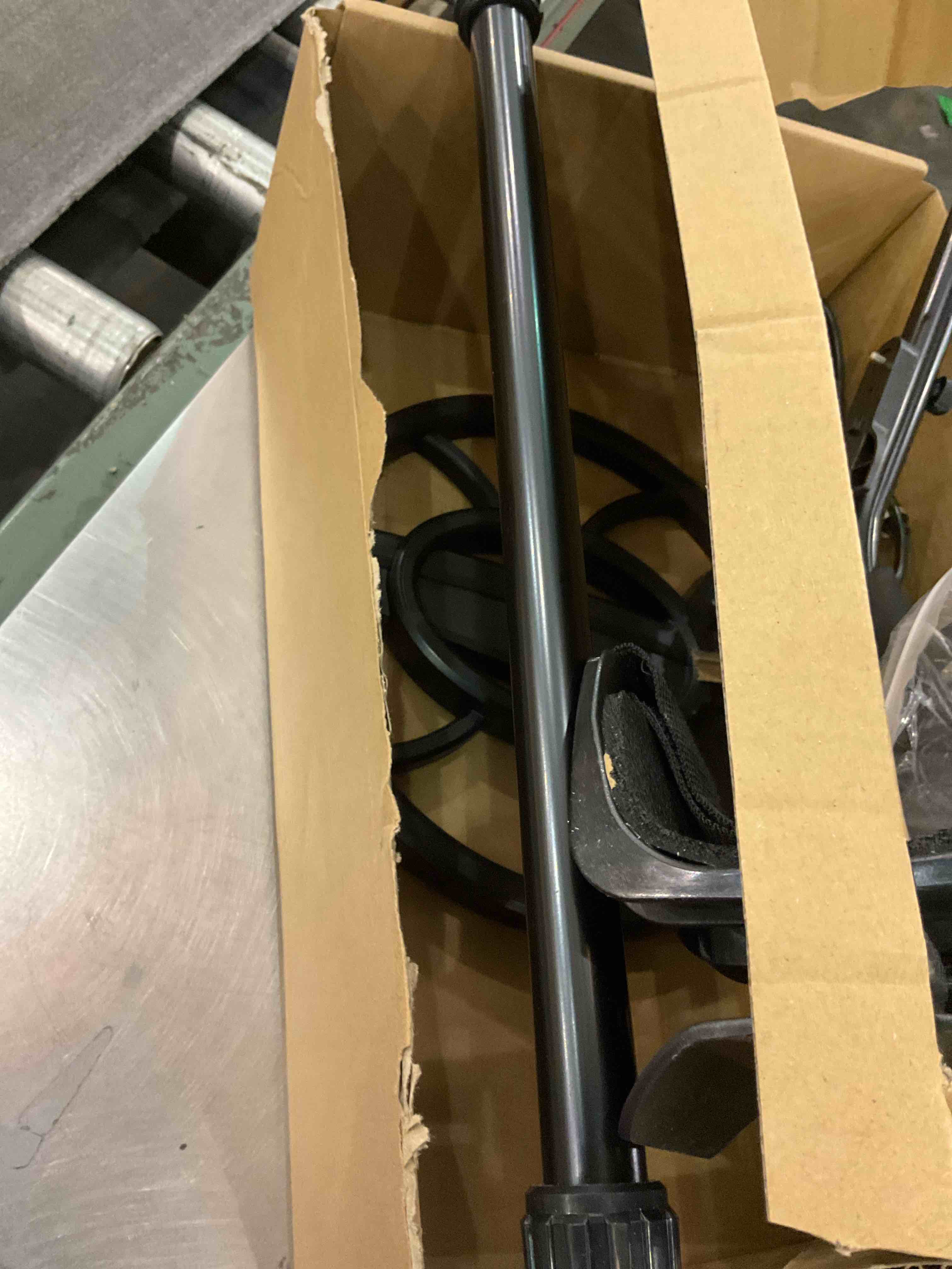 https://s3.amazonaws.com/lotting-images-prod/BargainHunt/EXS00700726_1707144484429.jpeg