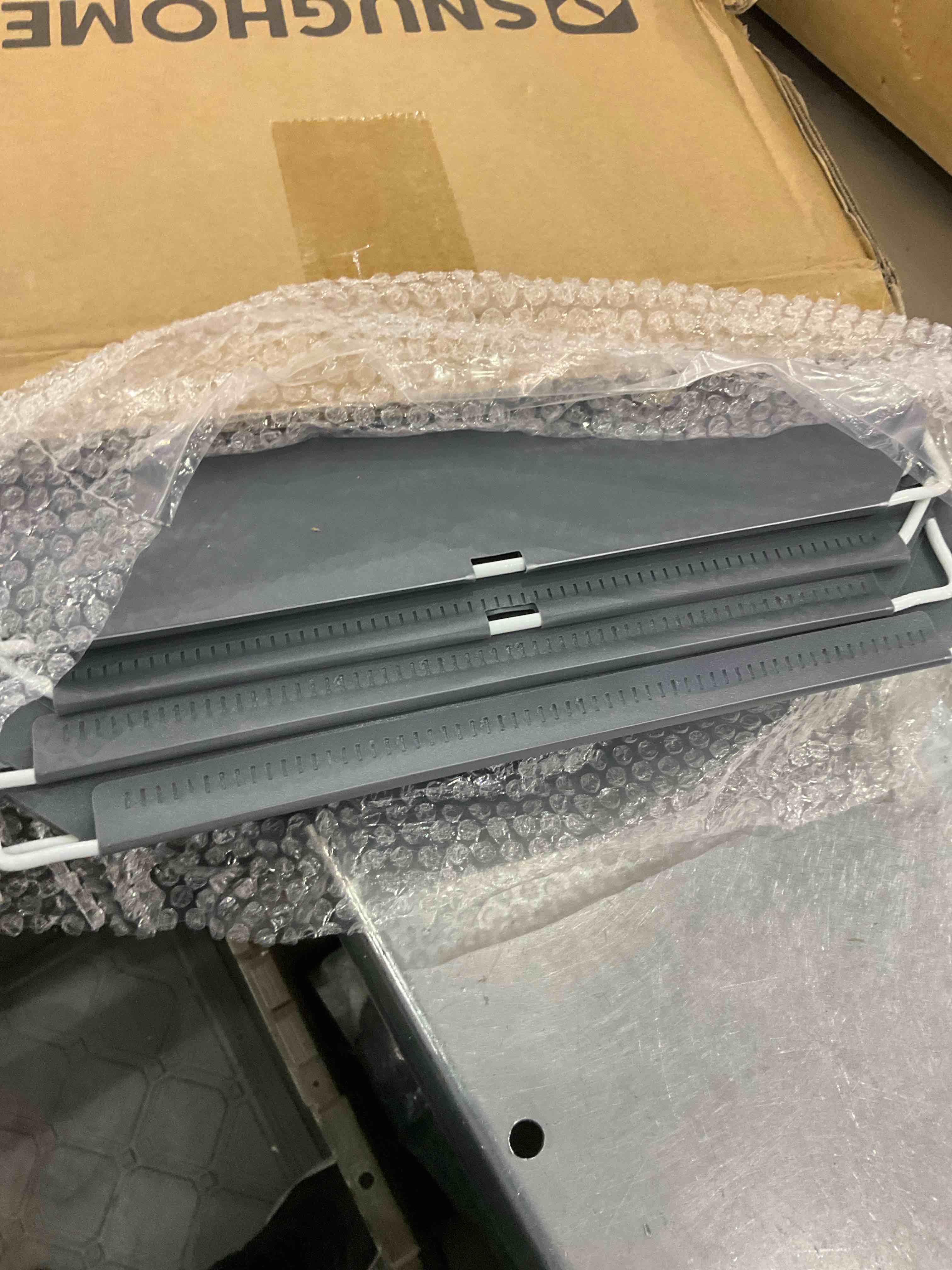 https://s3.amazonaws.com/lotting-images-prod/BargainHunt/EXS00700986_1707313032211.jpeg