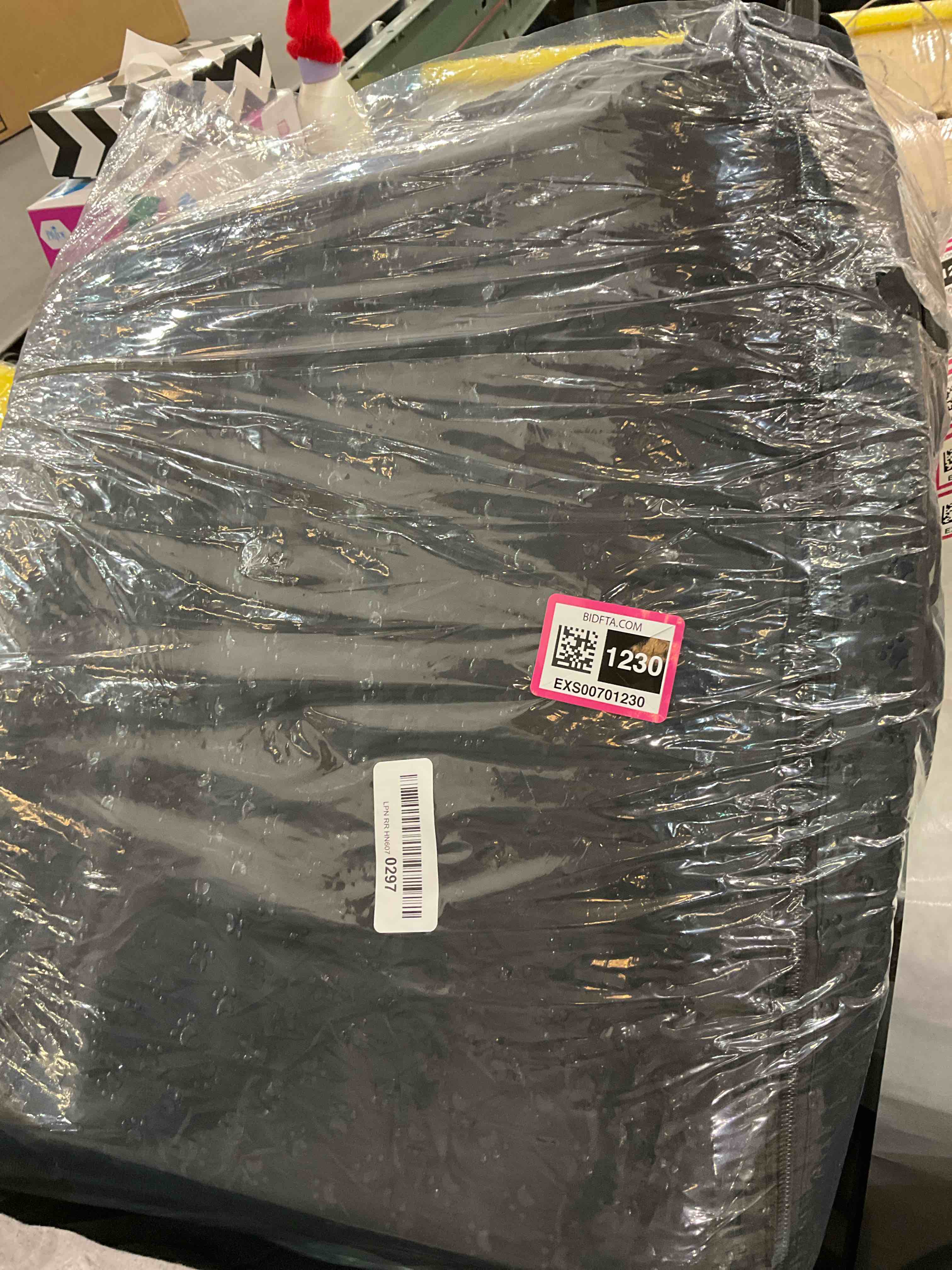 https://s3.amazonaws.com/lotting-images-prod/BargainHunt/EXS00701230_1706804313049.jpeg