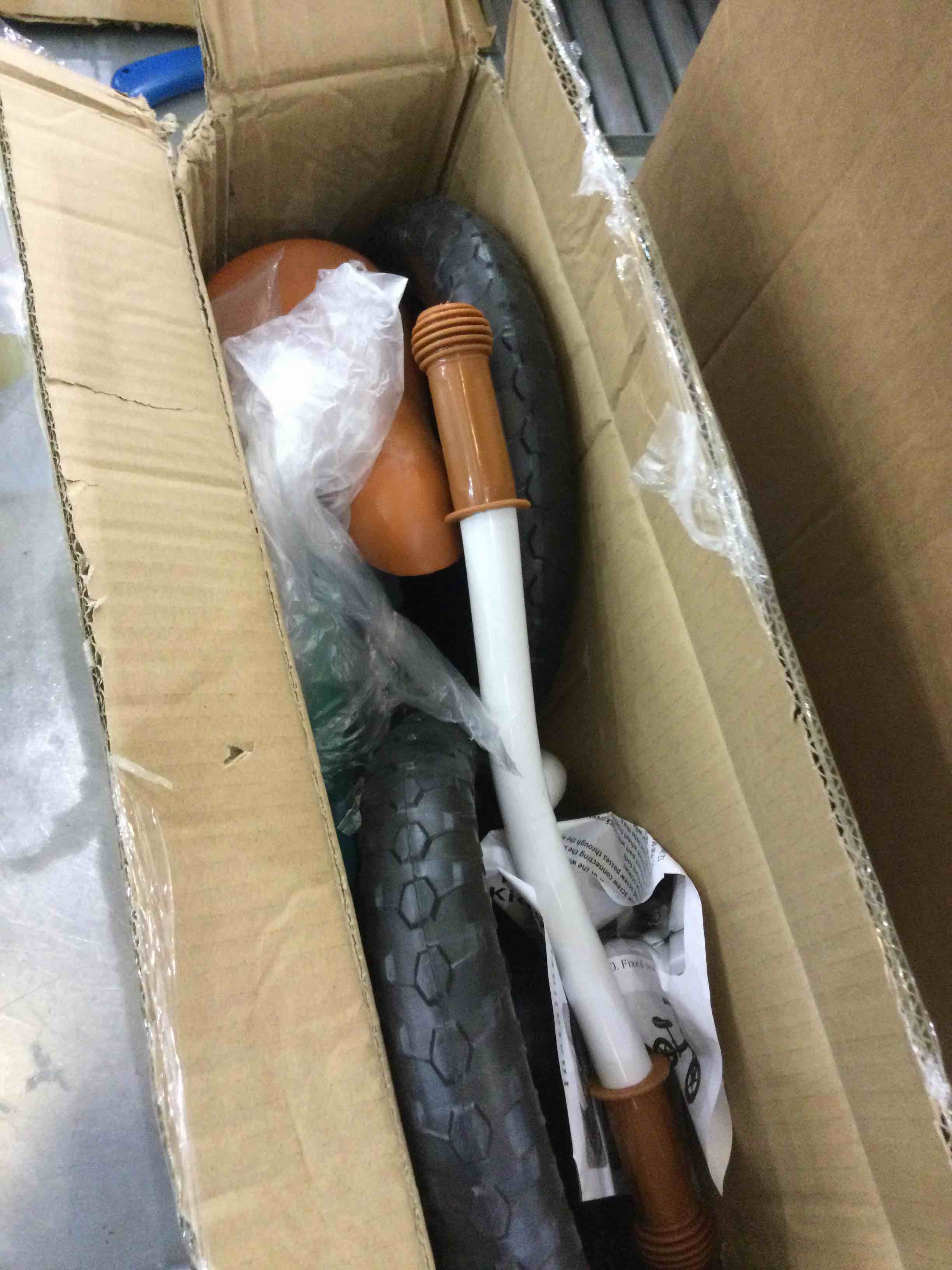 https://s3.amazonaws.com/lotting-images-prod/BargainHunt/EXS00701419_1706898201125.jpeg