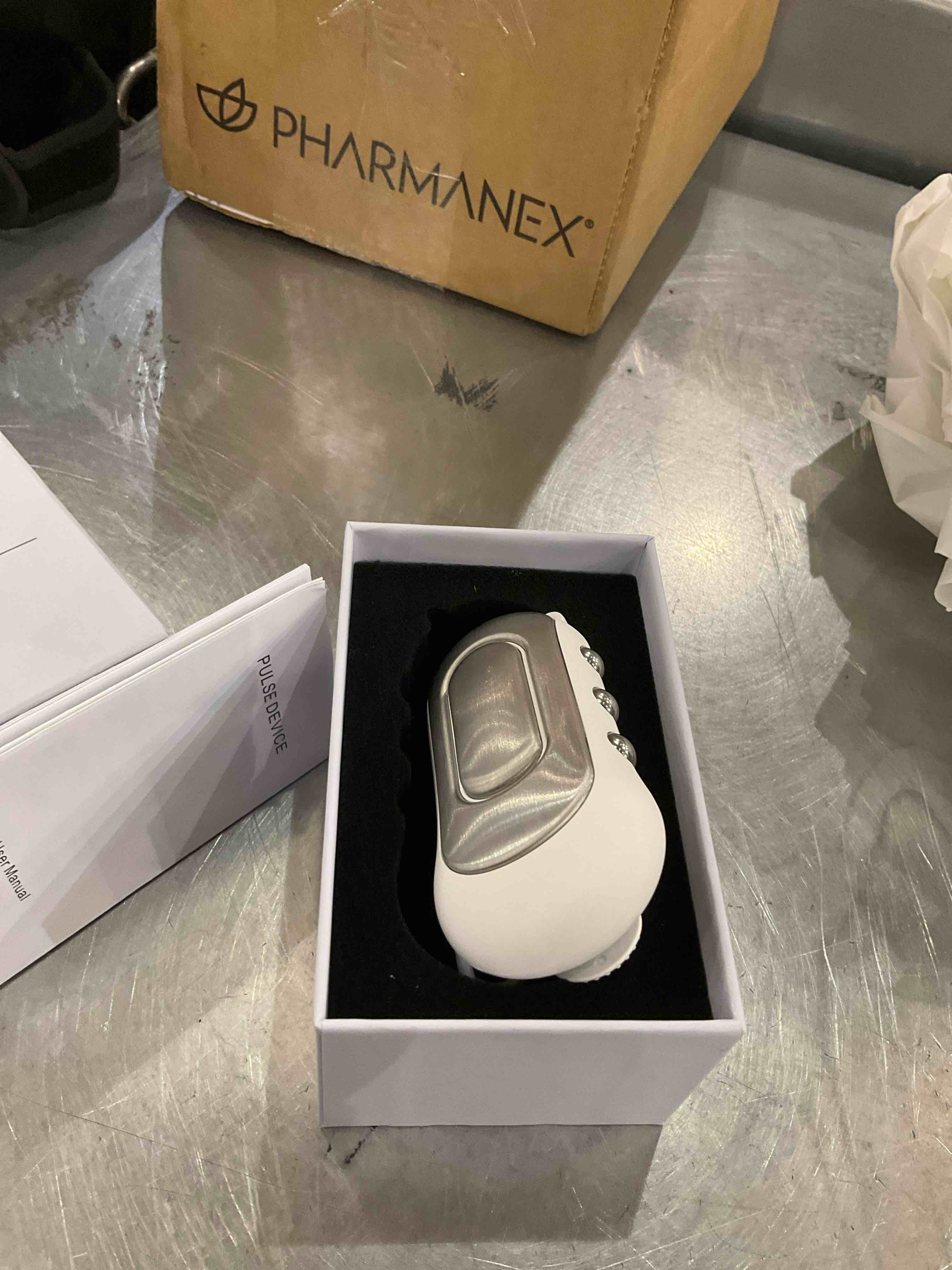 https://s3.amazonaws.com/lotting-images-prod/BargainHunt/EXS00701723_1707318074082.jpeg