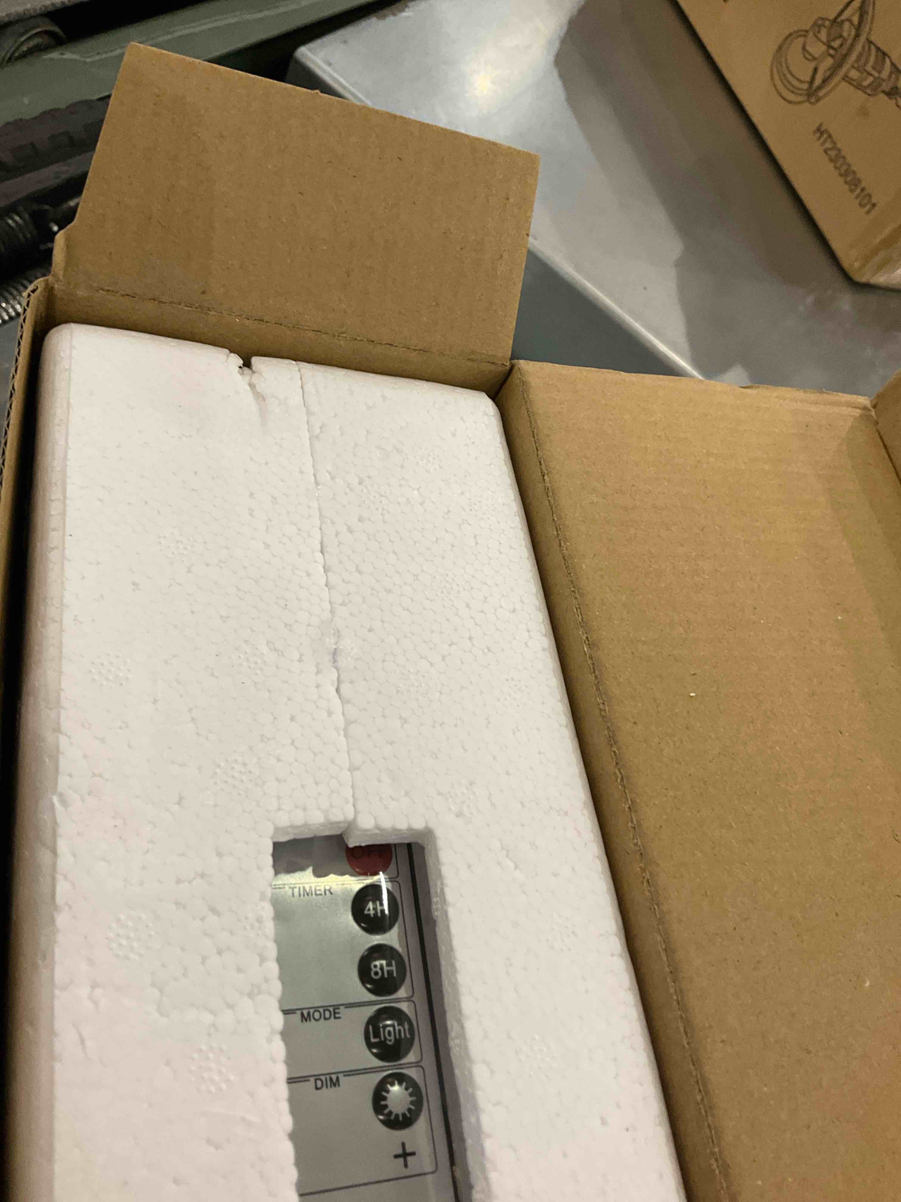 https://s3.amazonaws.com/lotting-images-prod/BargainHunt/EXS00701923_1707403595350.jpeg