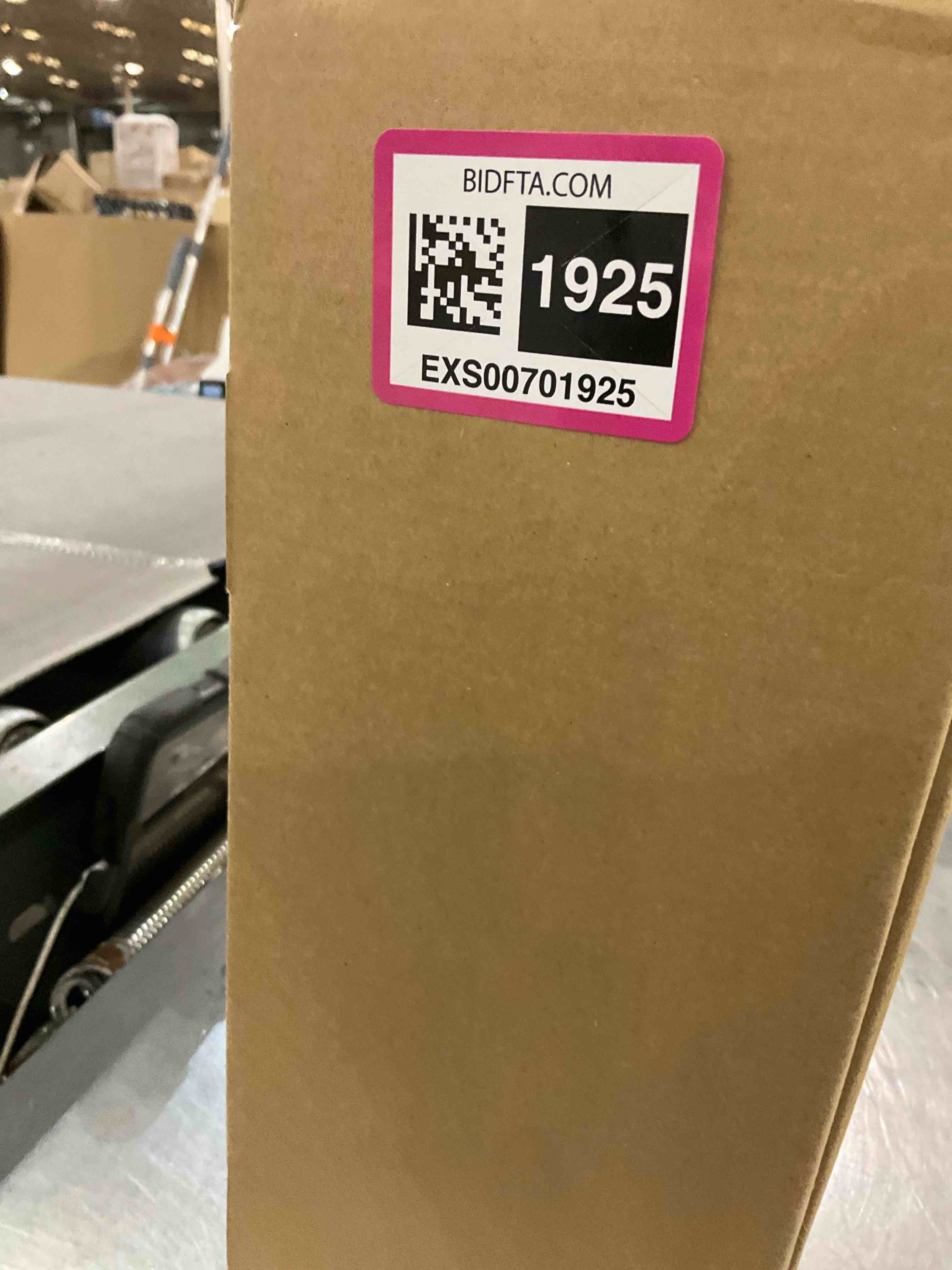 https://s3.amazonaws.com/lotting-images-prod/BargainHunt/EXS00701925_1707403728843.jpeg