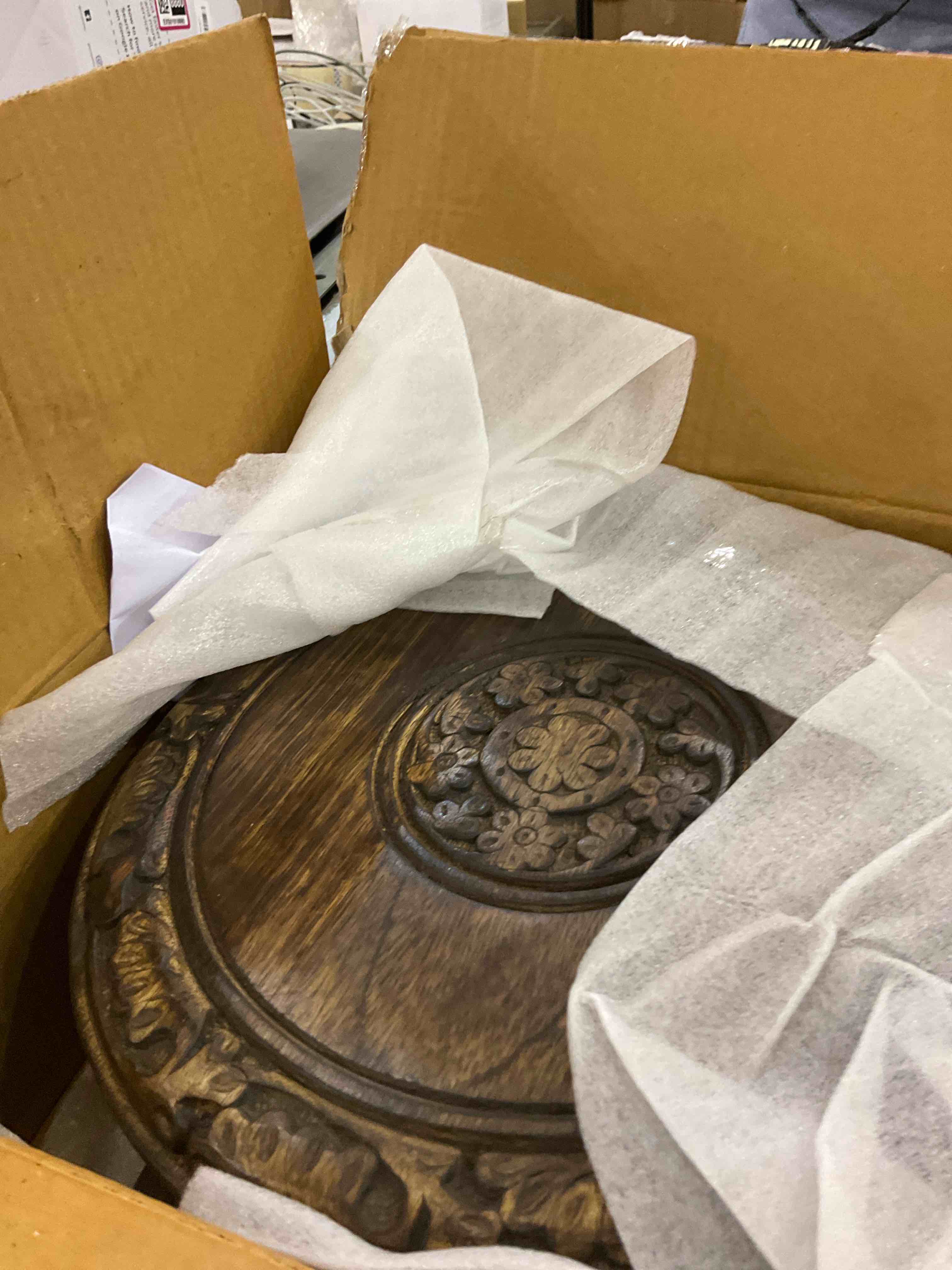 https://s3.amazonaws.com/lotting-images-prod/BargainHunt/EXS00701938_1707404858910.jpeg