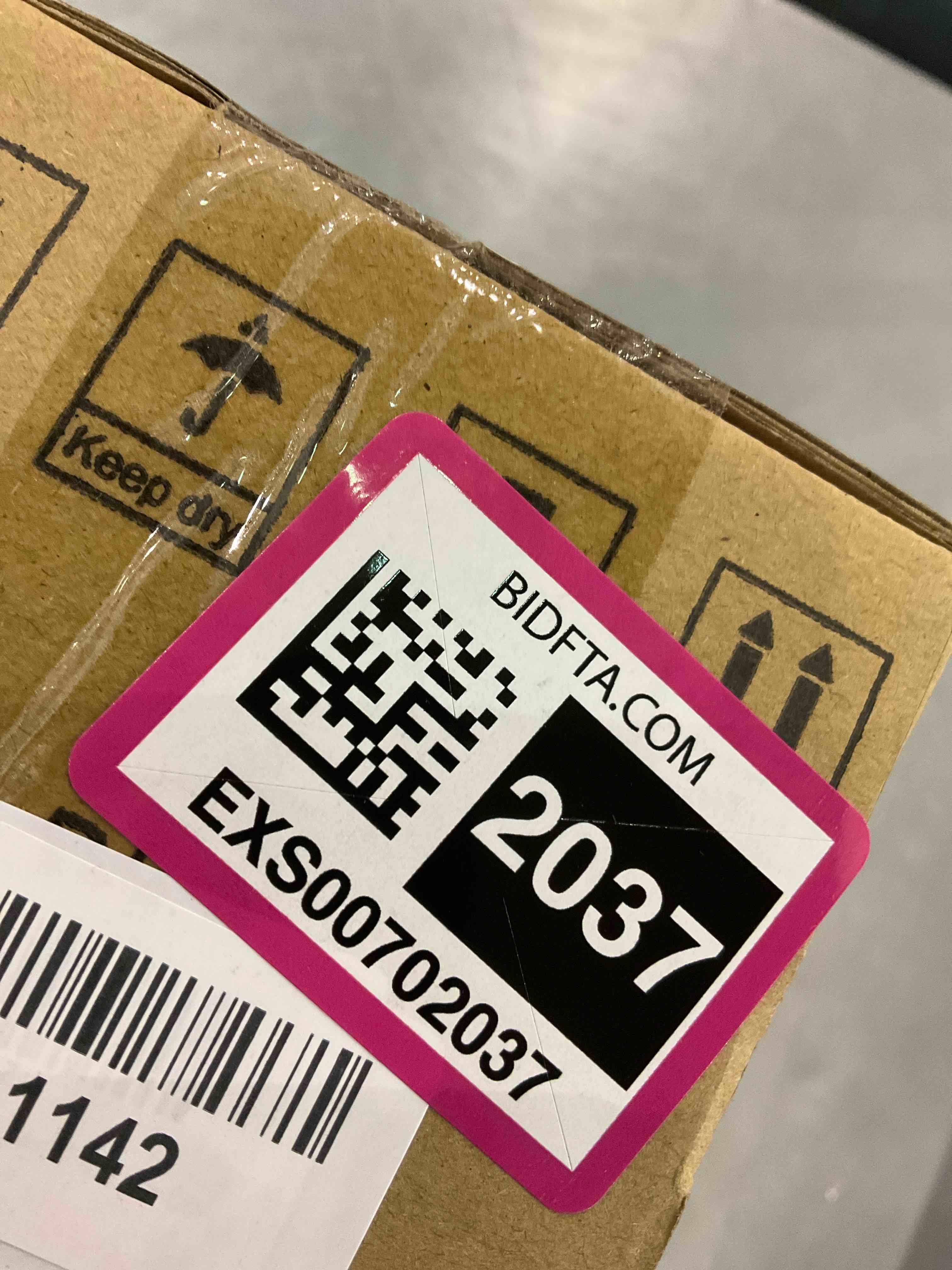 https://s3.amazonaws.com/lotting-images-prod/BargainHunt/EXS00702037_1706875946153.jpeg