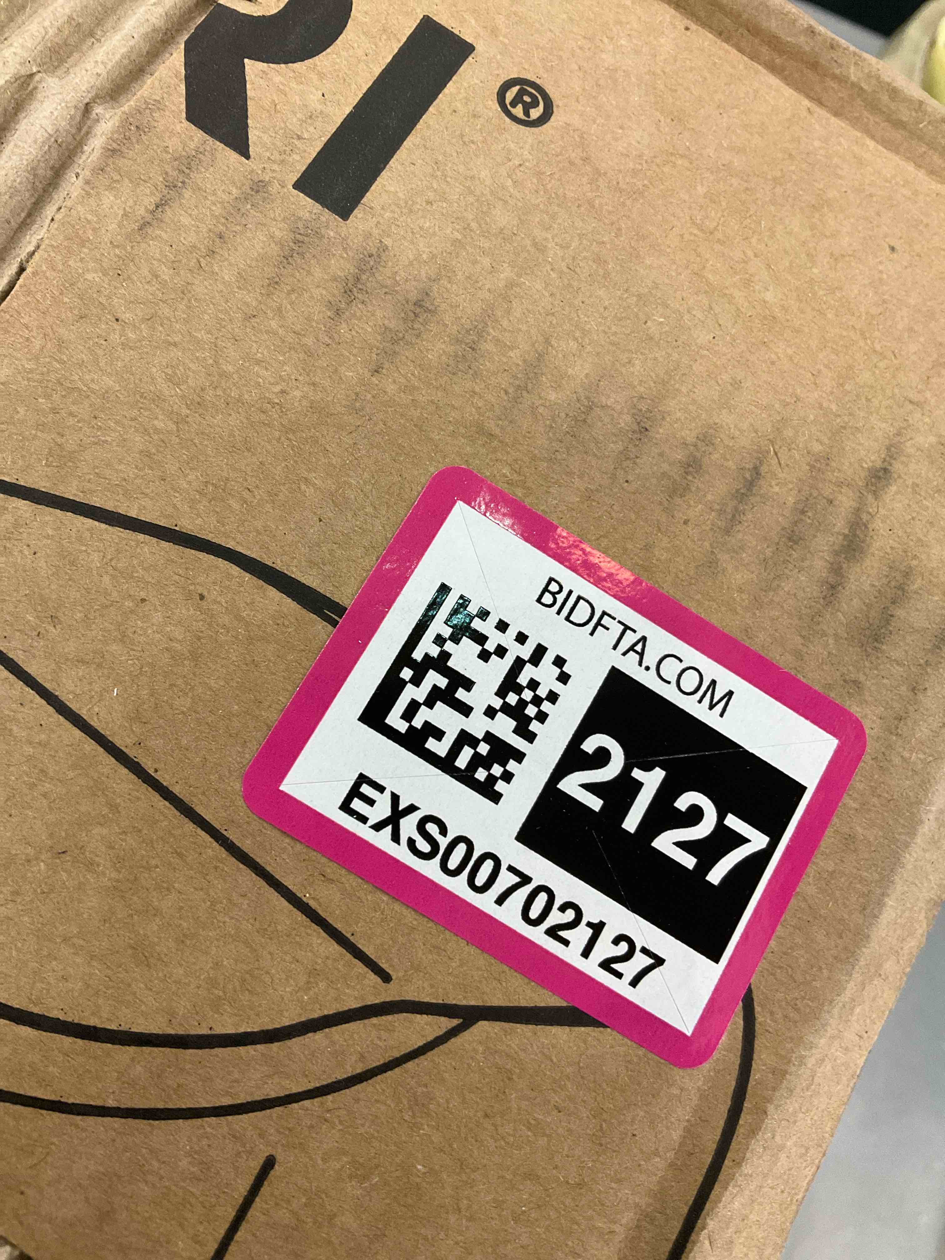 https://s3.amazonaws.com/lotting-images-prod/BargainHunt/EXS00702127_1706898504408.jpeg
