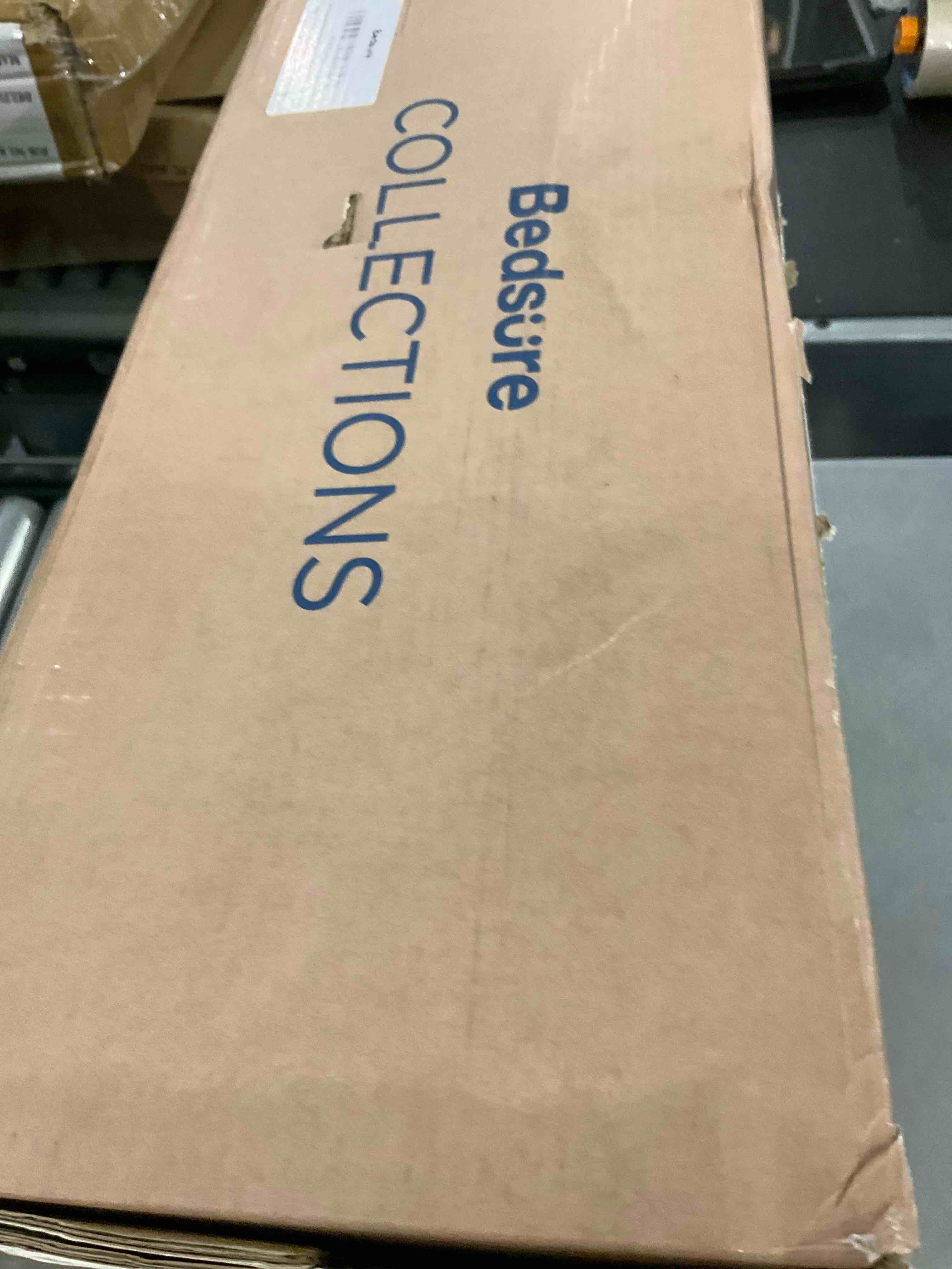 https://s3.amazonaws.com/lotting-images-prod/BargainHunt/EXS00702520_1708607625581.jpeg