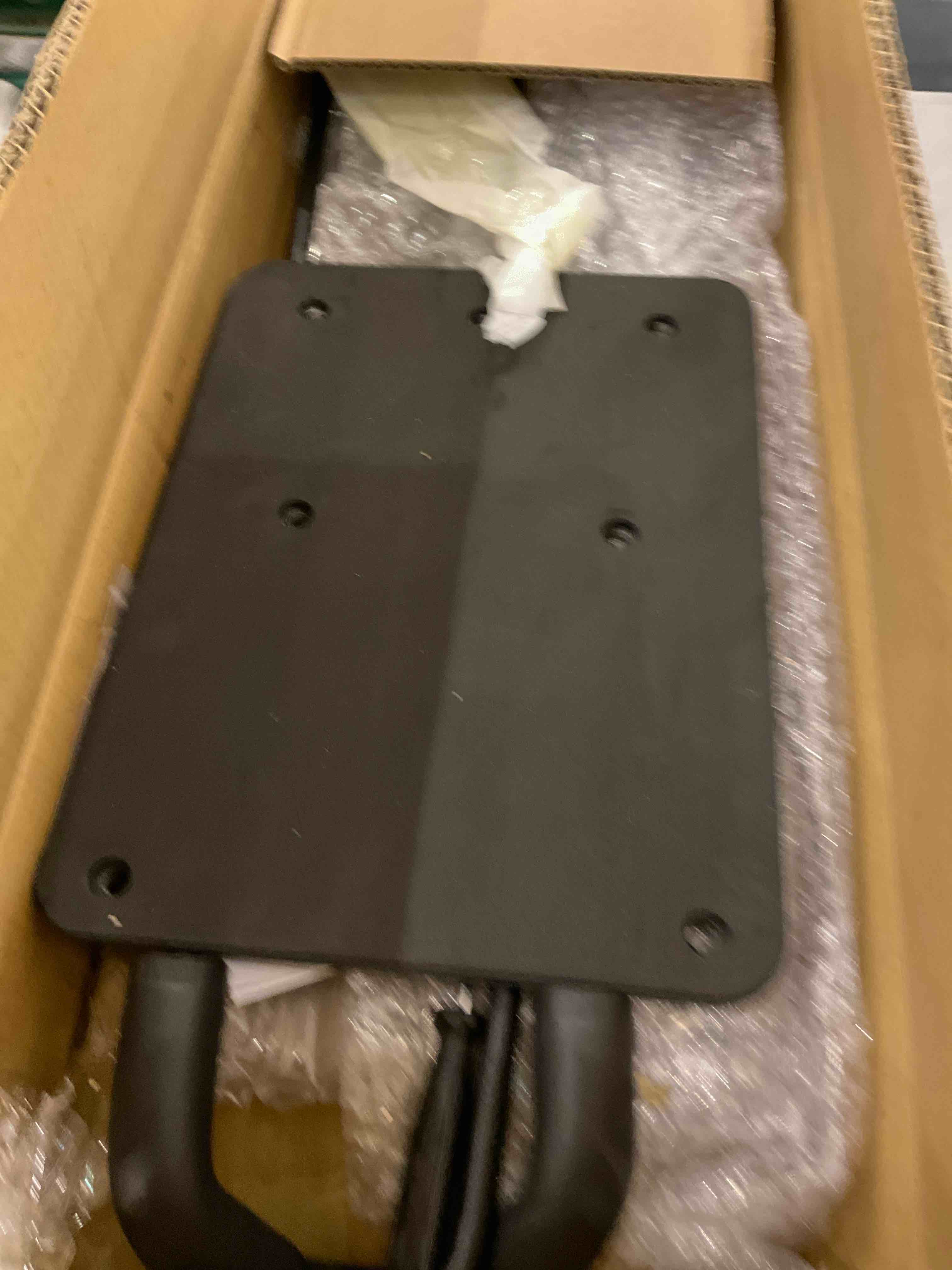 https://s3.amazonaws.com/lotting-images-prod/BargainHunt/EXS00702623_1708698809820.jpeg