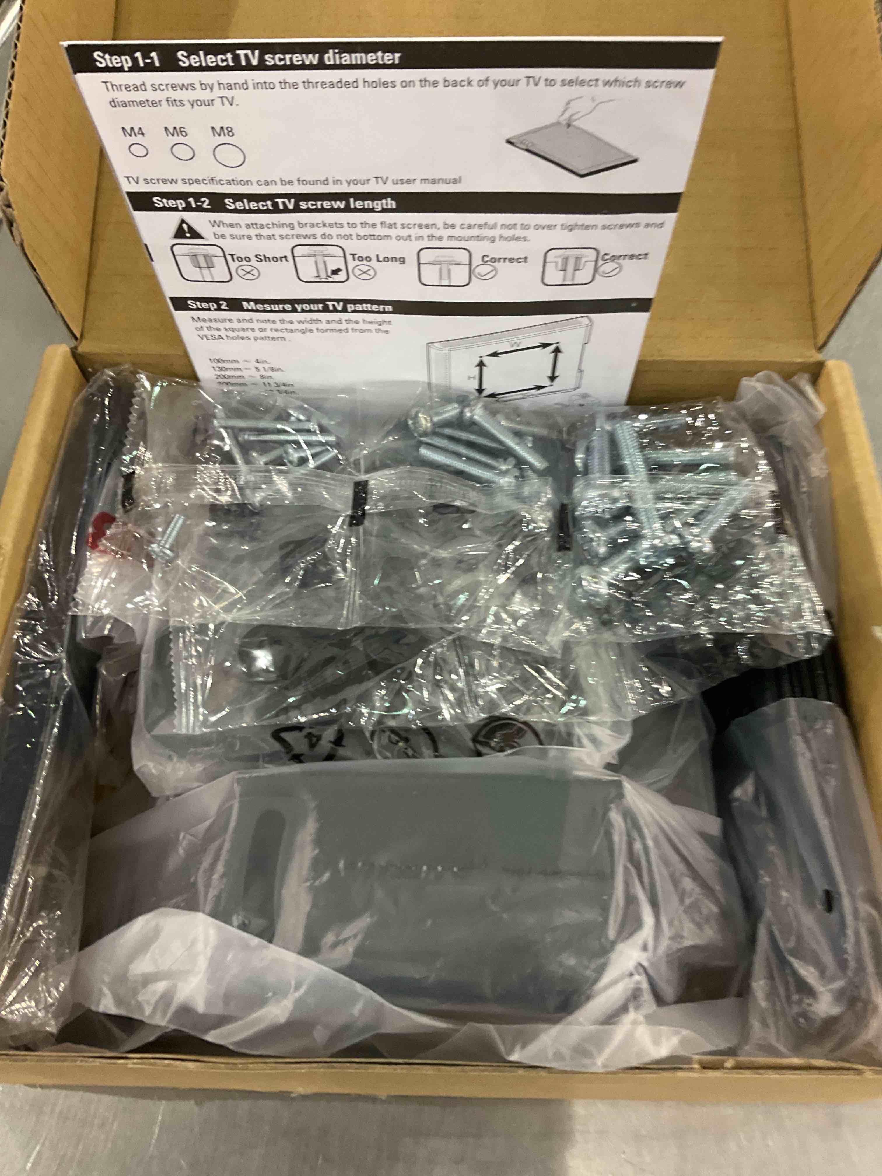 https://s3.amazonaws.com/lotting-images-prod/BargainHunt/EXS00702999_1709124898568.jpeg