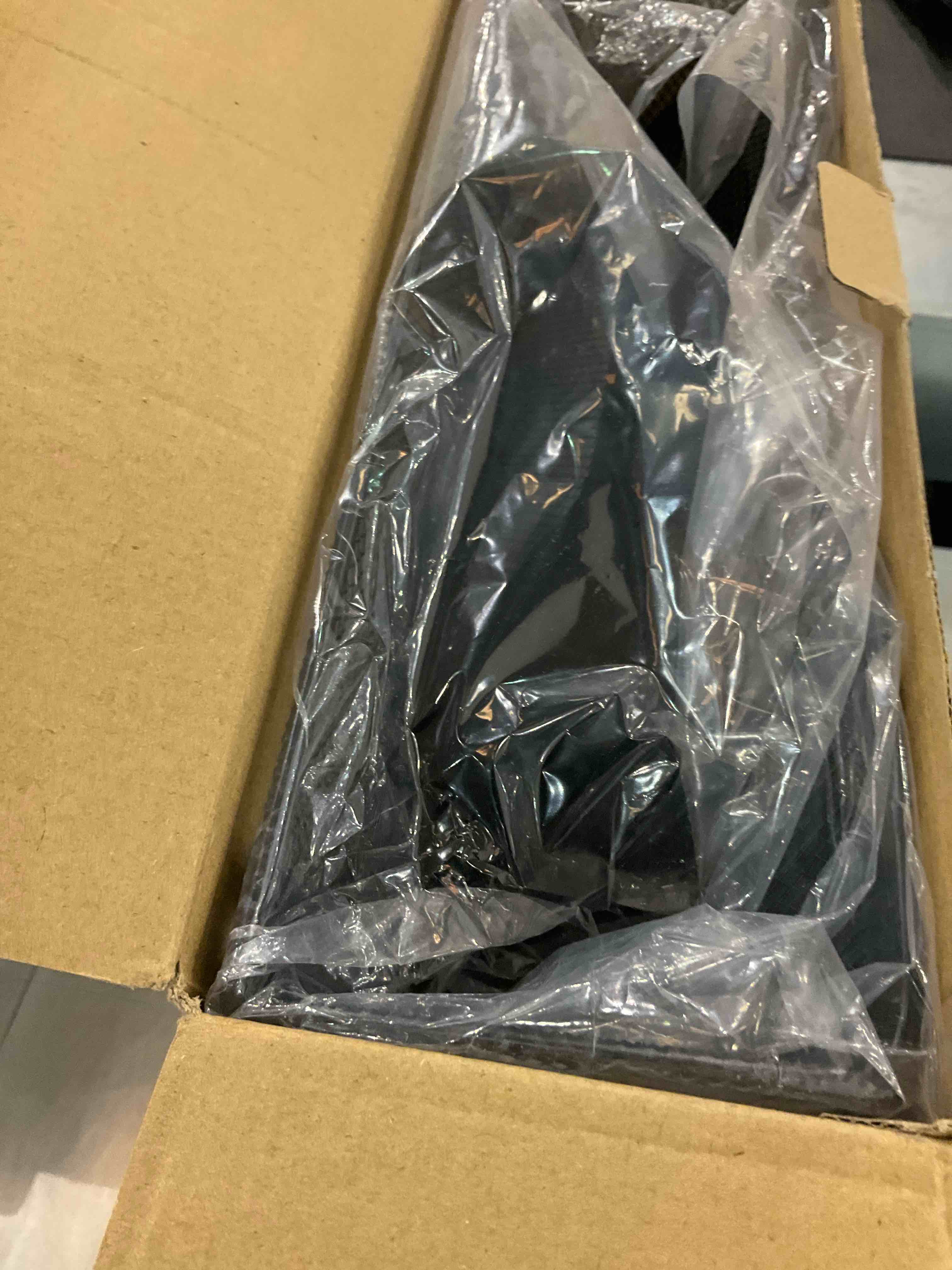 https://s3.amazonaws.com/lotting-images-prod/BargainHunt/EXS00703270_1707146835851.jpeg