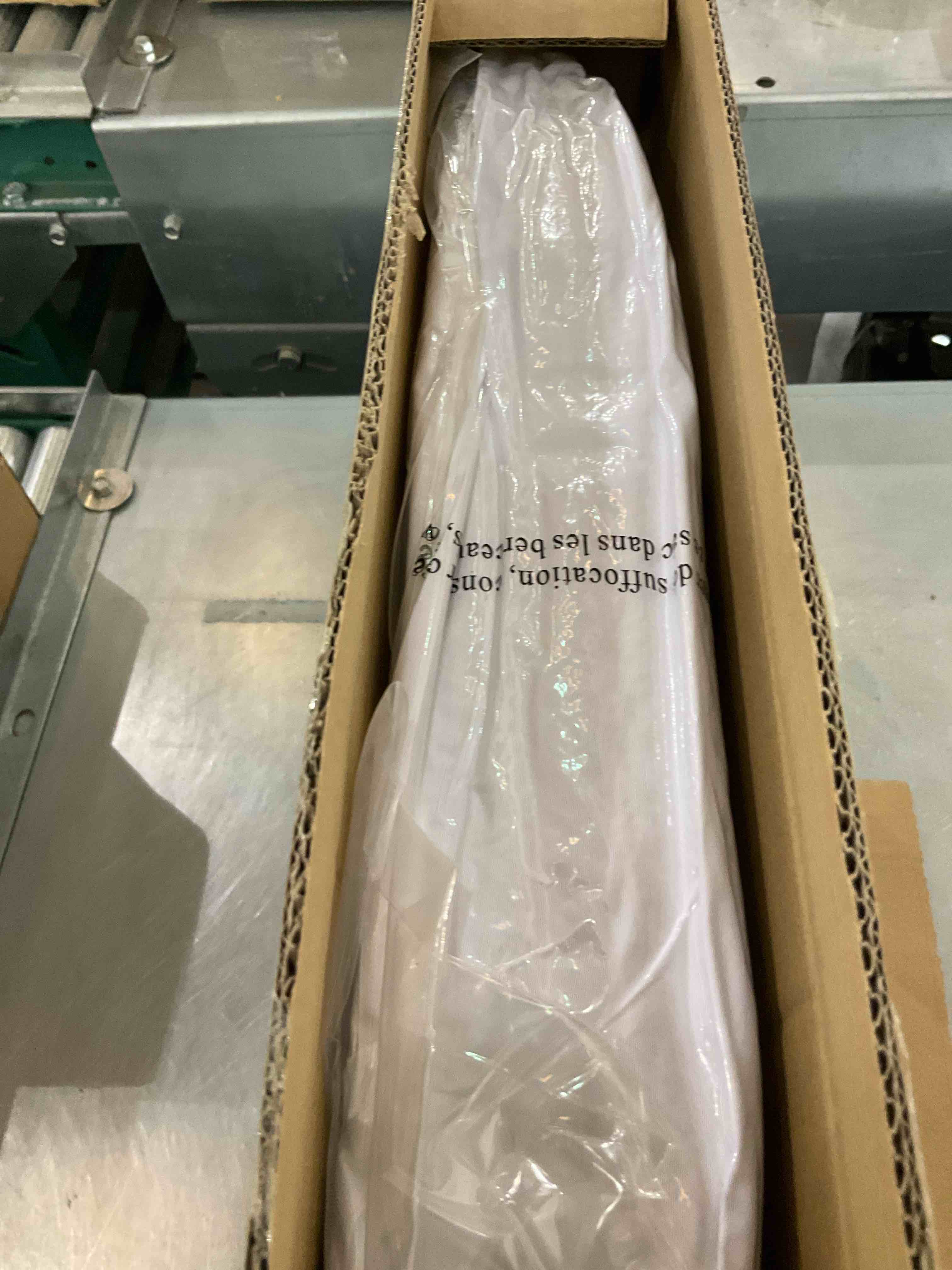 https://s3.amazonaws.com/lotting-images-prod/BargainHunt/EXS00703298_1707148615234.jpeg