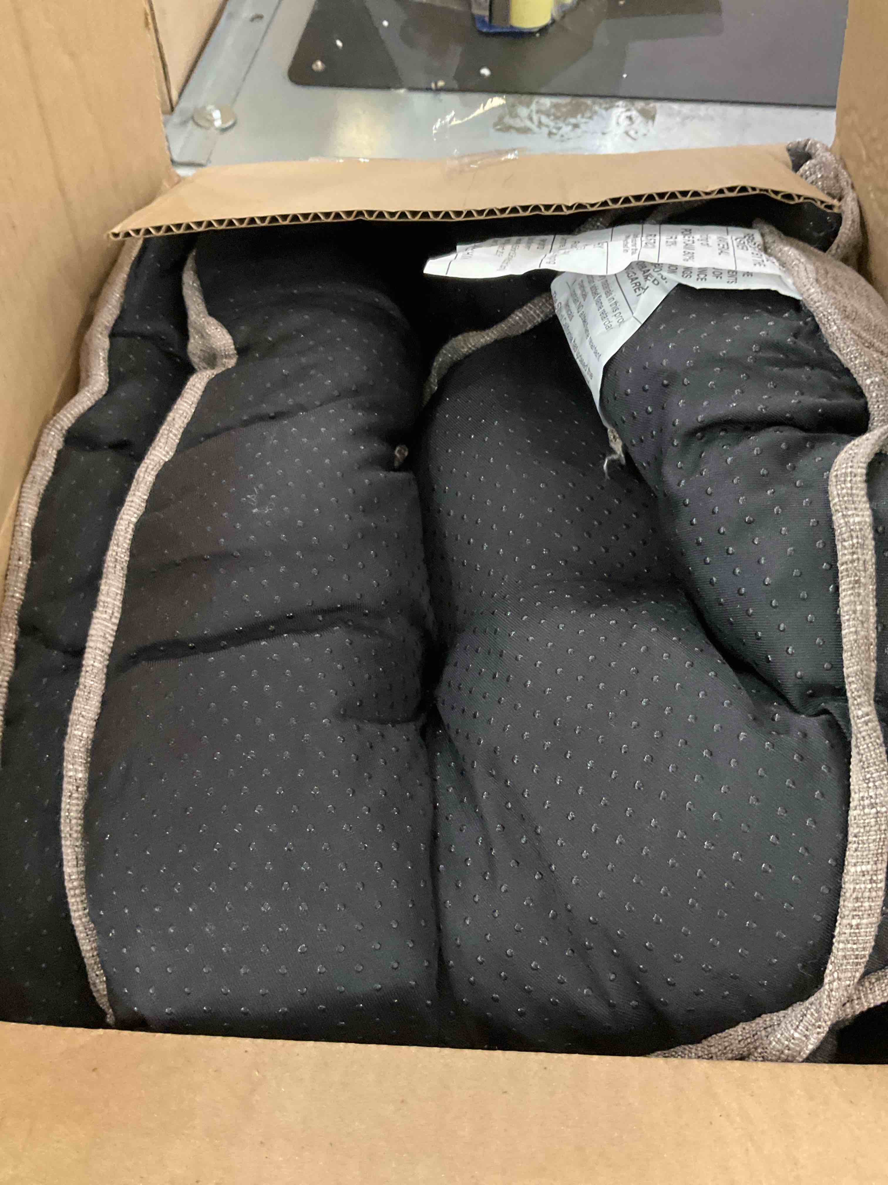 https://s3.amazonaws.com/lotting-images-prod/BargainHunt/EXS00703306_1707155873883.jpeg