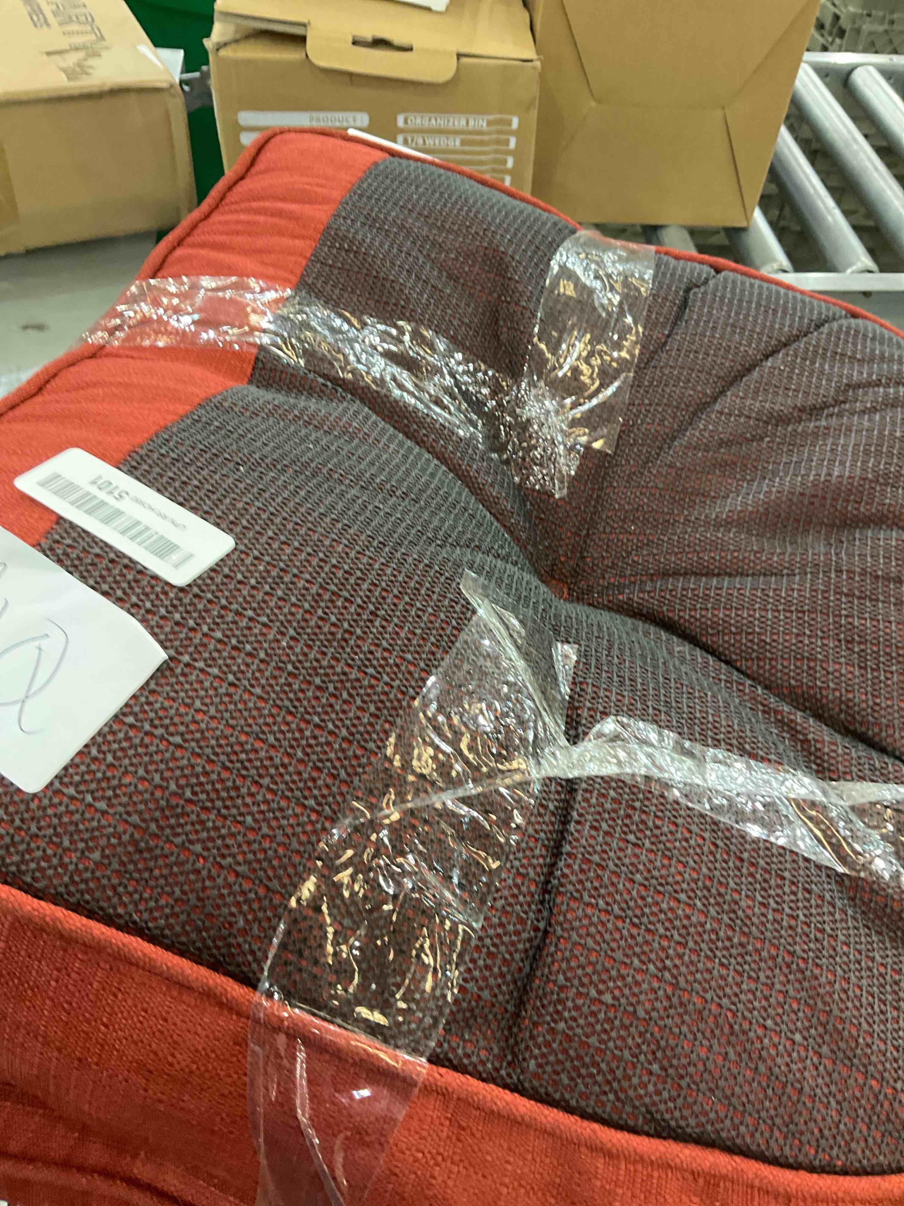 https://s3.amazonaws.com/lotting-images-prod/BargainHunt/EXS00703564_1708358501281.jpeg