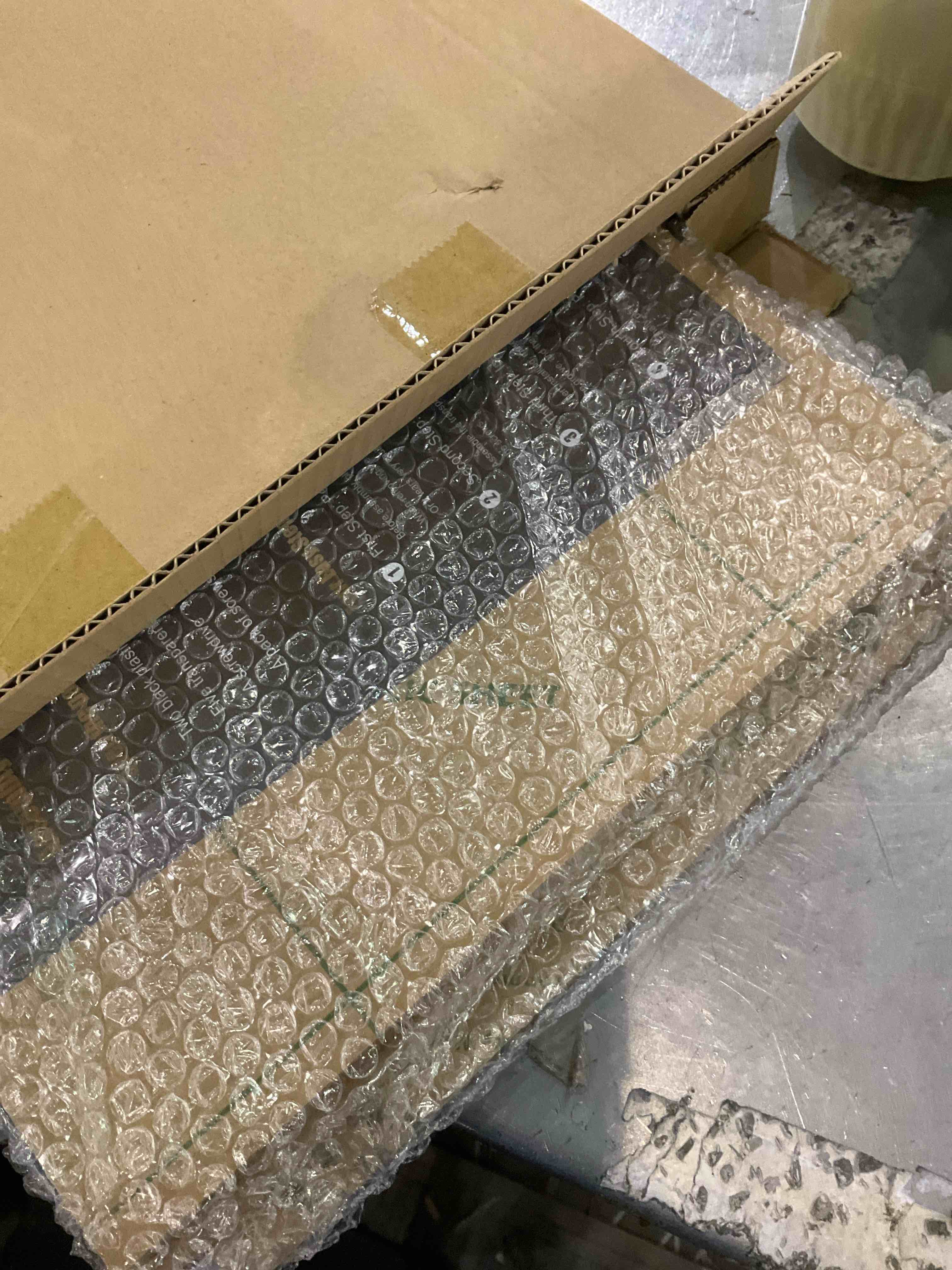 https://s3.amazonaws.com/lotting-images-prod/BargainHunt/EXS00703660_1708432511723.jpeg