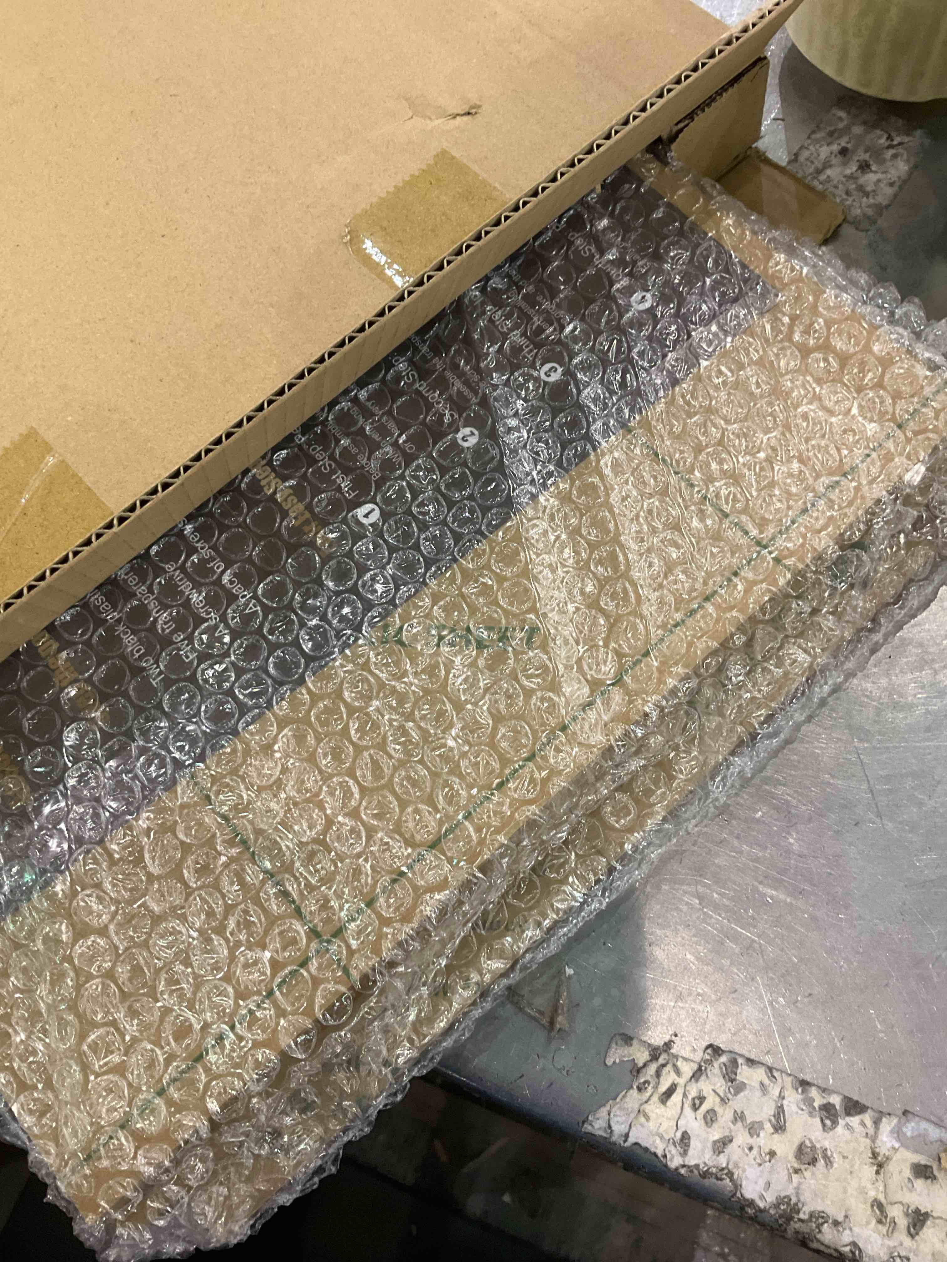 https://s3.amazonaws.com/lotting-images-prod/BargainHunt/EXS00703660_1708432512602.jpeg