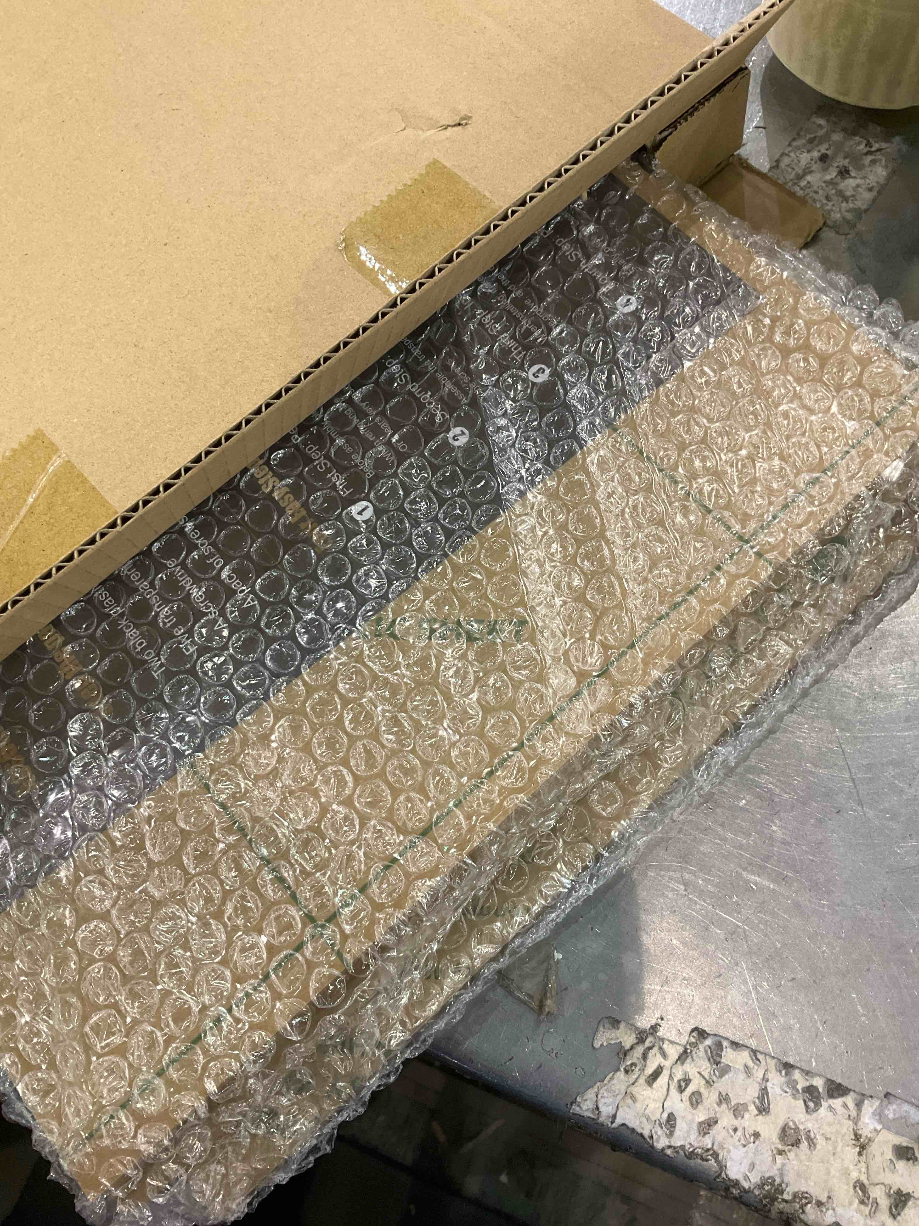 https://s3.amazonaws.com/lotting-images-prod/BargainHunt/EXS00703660_1708432513541.jpeg