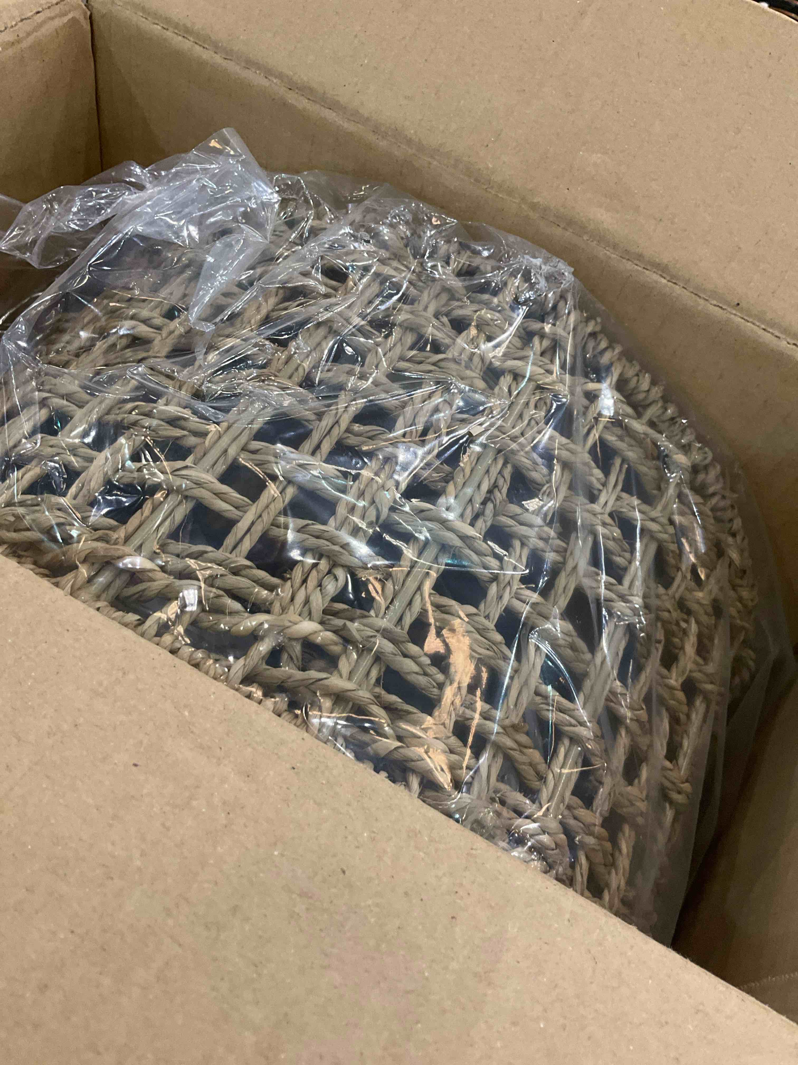 https://s3.amazonaws.com/lotting-images-prod/BargainHunt/EXS00703739_1708447374453.jpeg