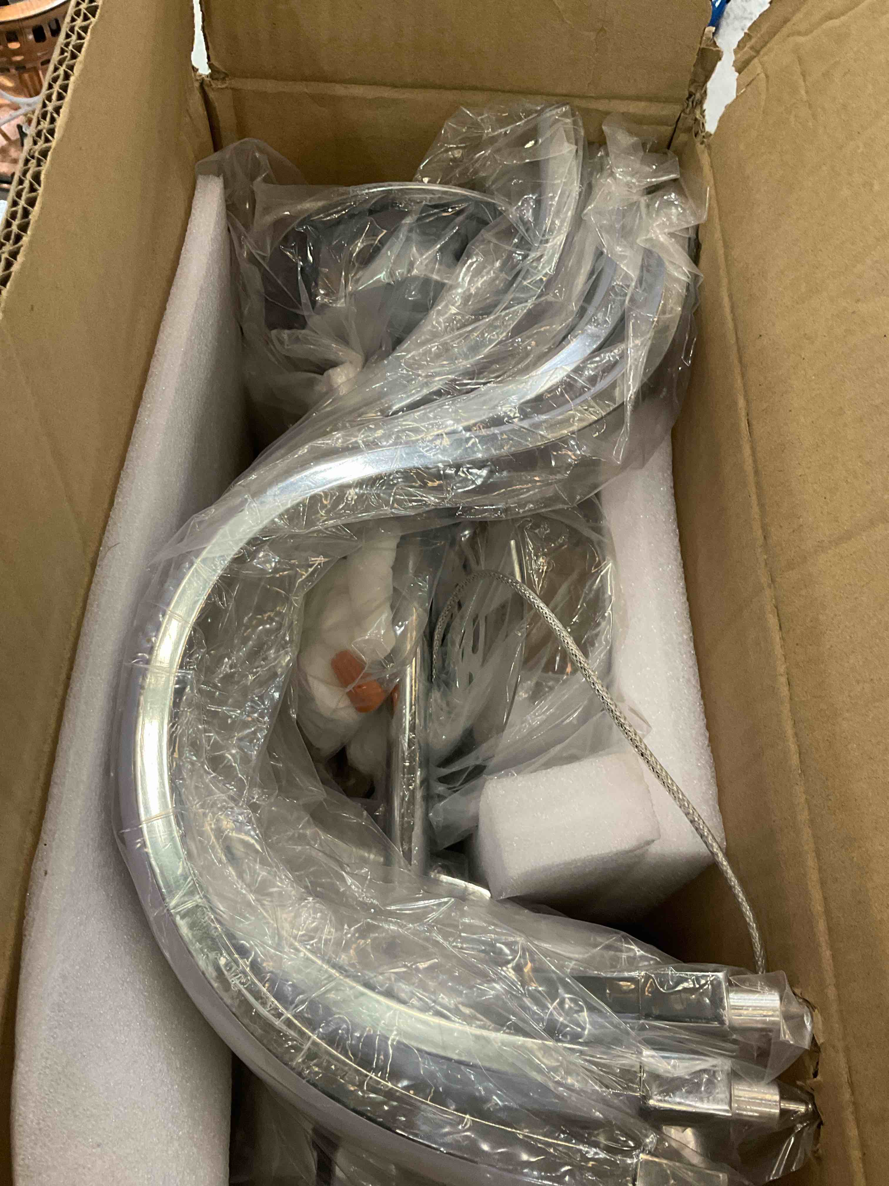 https://s3.amazonaws.com/lotting-images-prod/BargainHunt/EXS00703767_1708454821998.jpeg