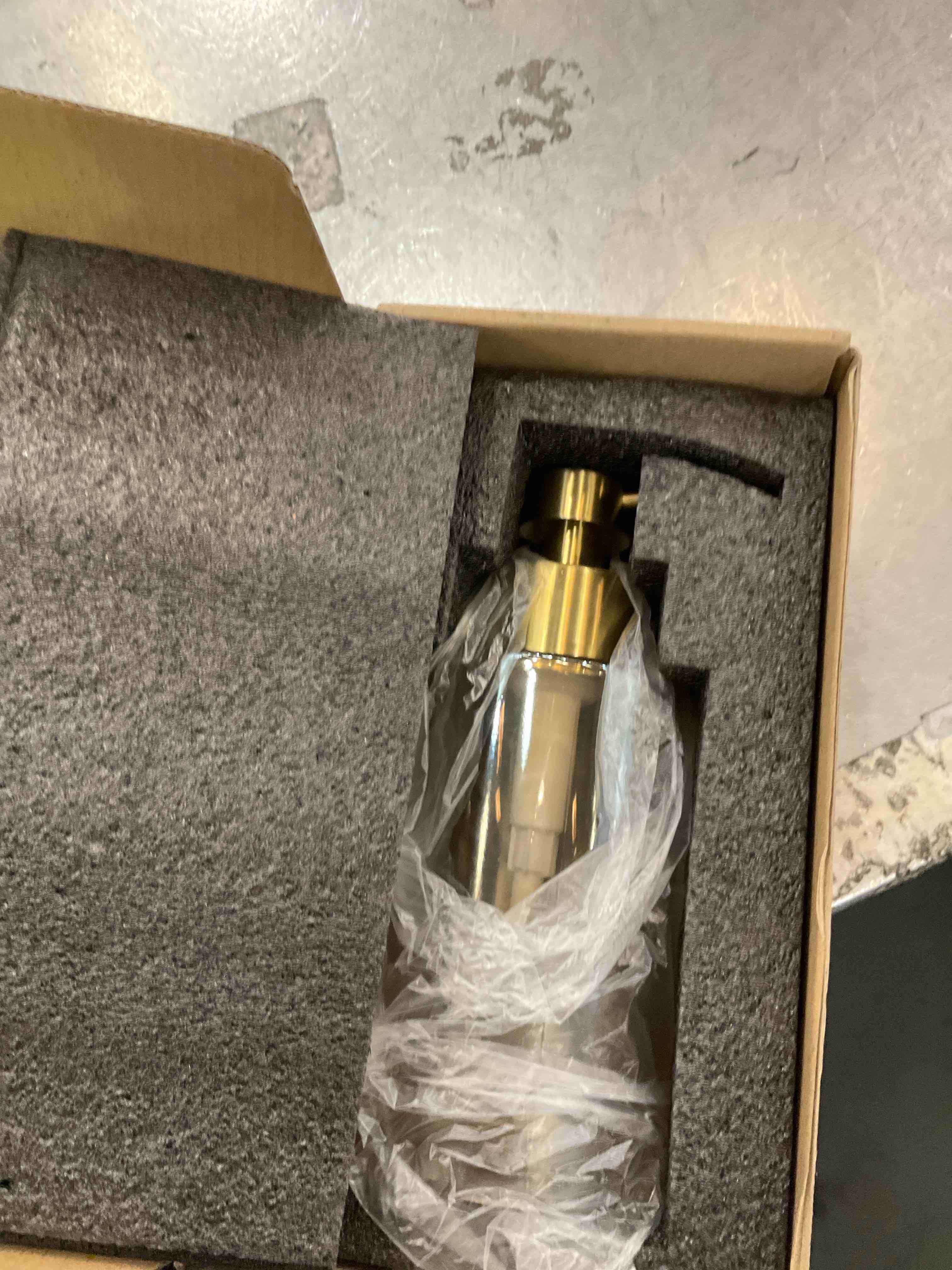 https://s3.amazonaws.com/lotting-images-prod/BargainHunt/EXS00703770_1708455065485.jpeg