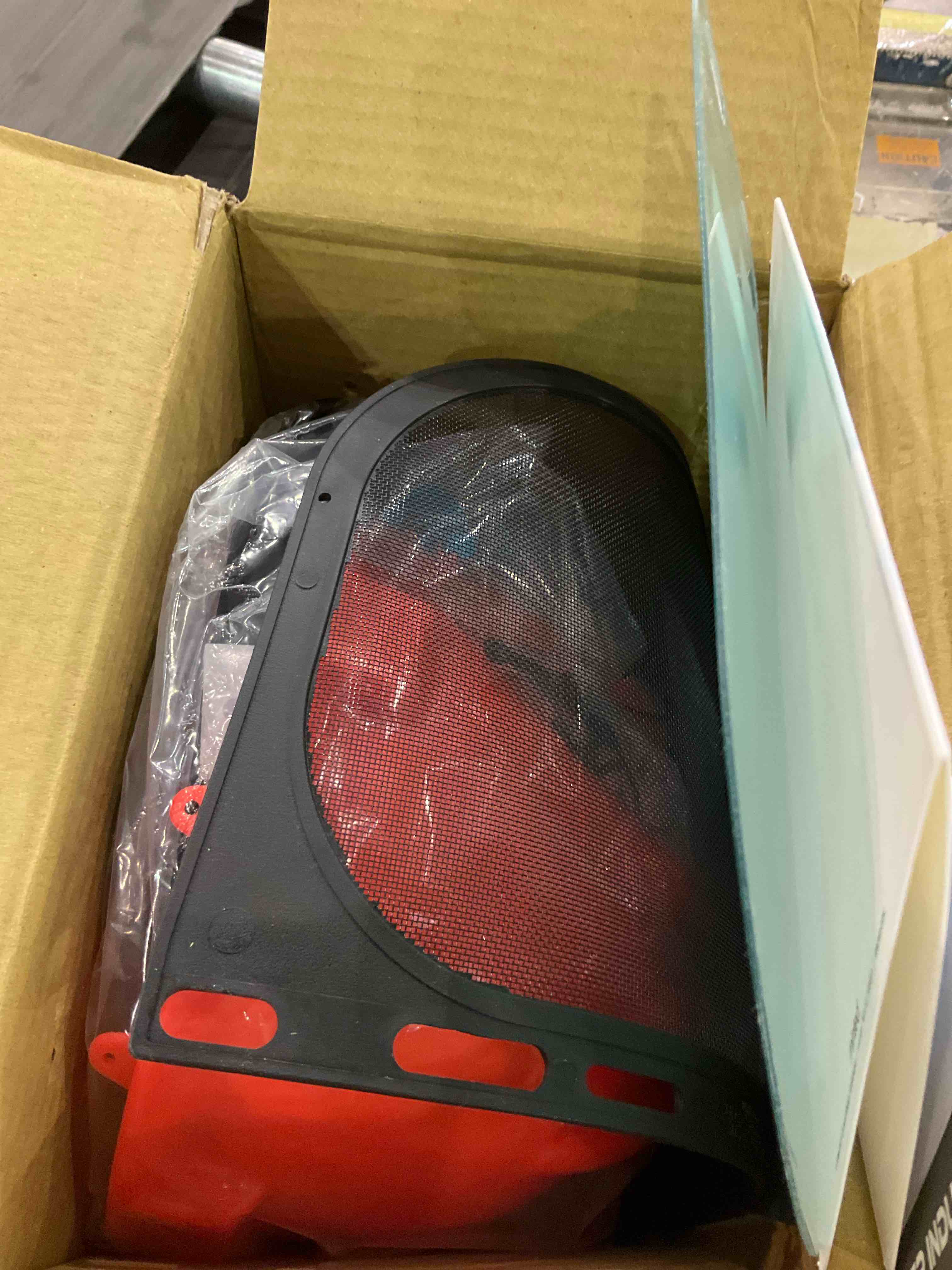 https://s3.amazonaws.com/lotting-images-prod/BargainHunt/EXS00703793_1708520289234.jpeg