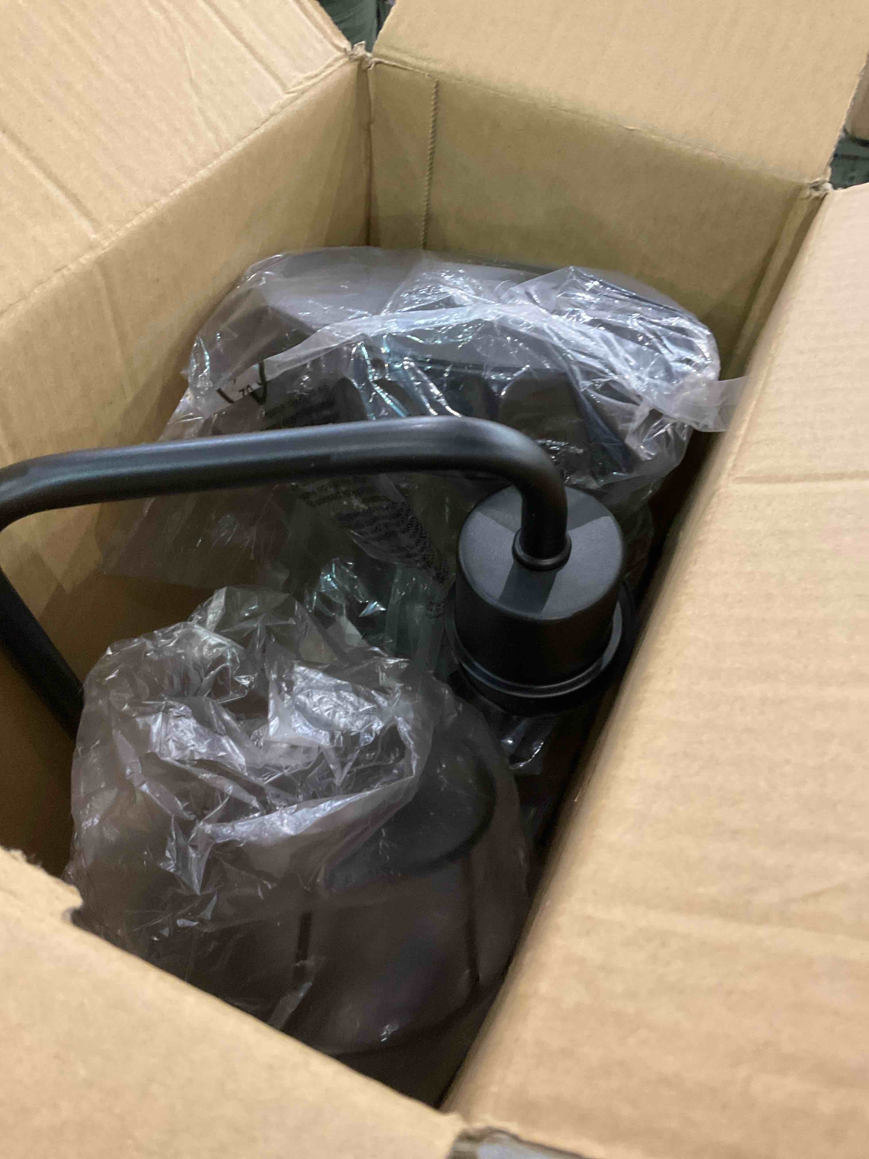 https://s3.amazonaws.com/lotting-images-prod/BargainHunt/EXS00703807_1708522080803.jpeg