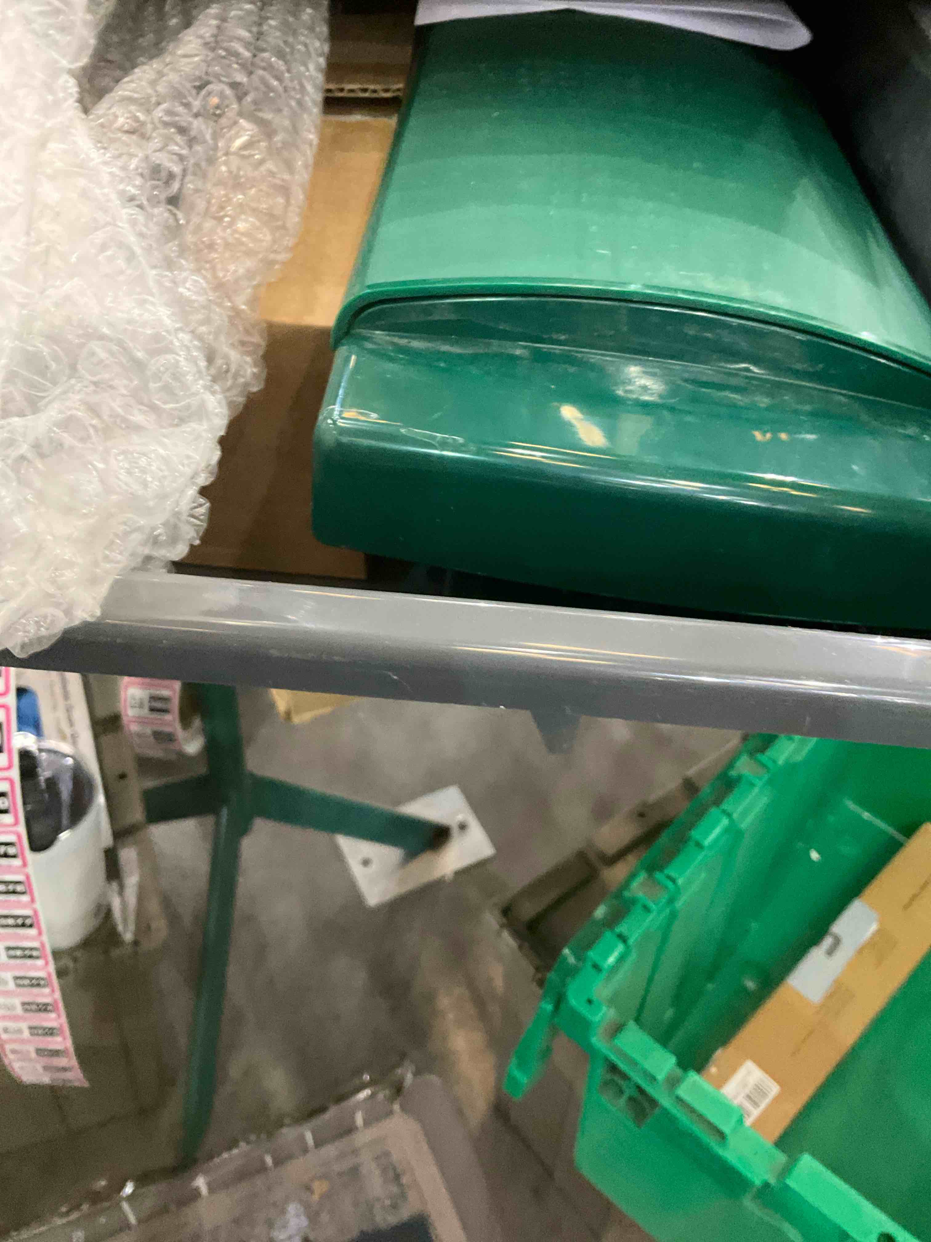 https://s3.amazonaws.com/lotting-images-prod/BargainHunt/EXS00703870_1708533438940.jpeg
