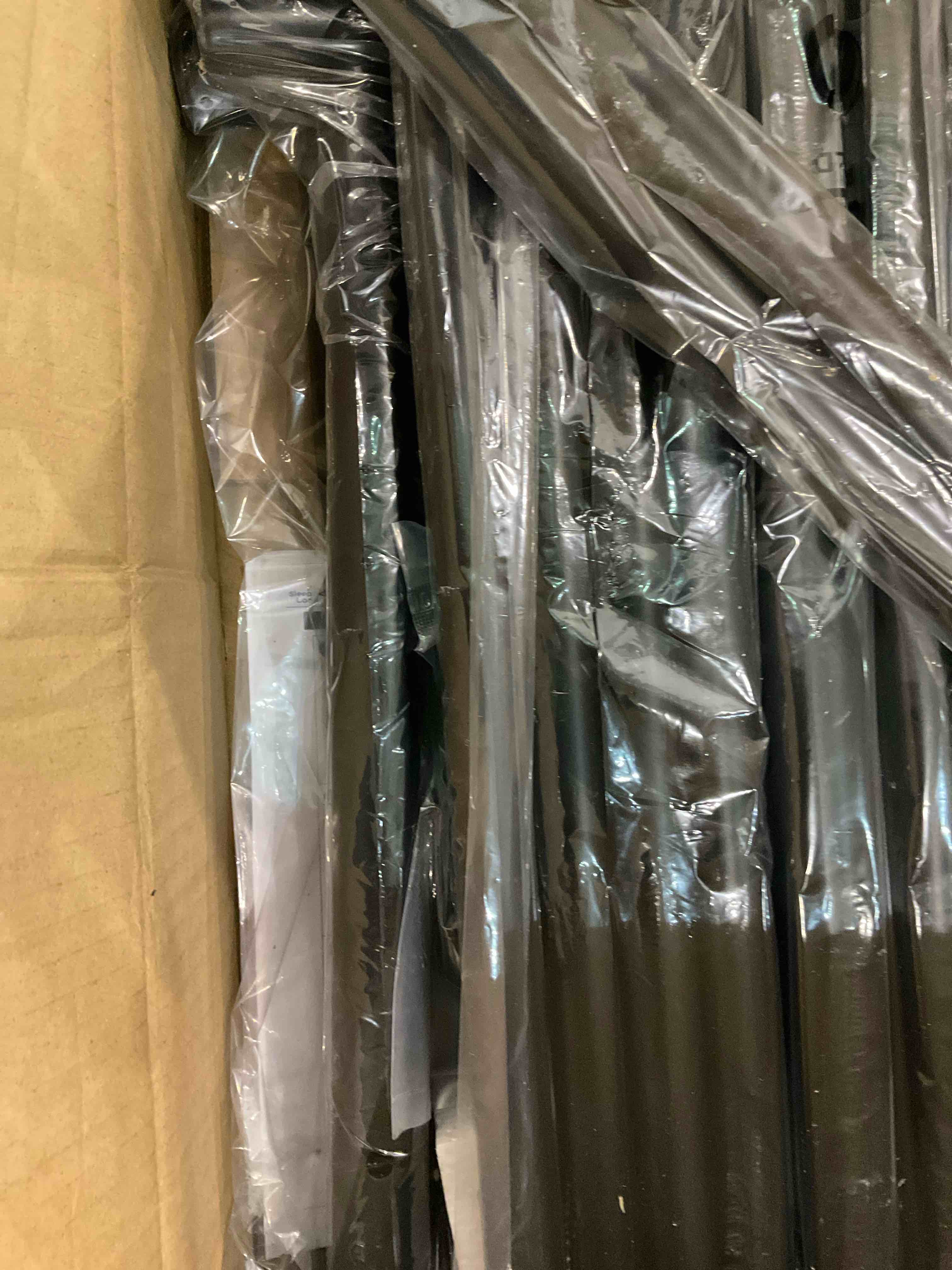 https://s3.amazonaws.com/lotting-images-prod/BargainHunt/EXS00705301_1706790345088.jpeg