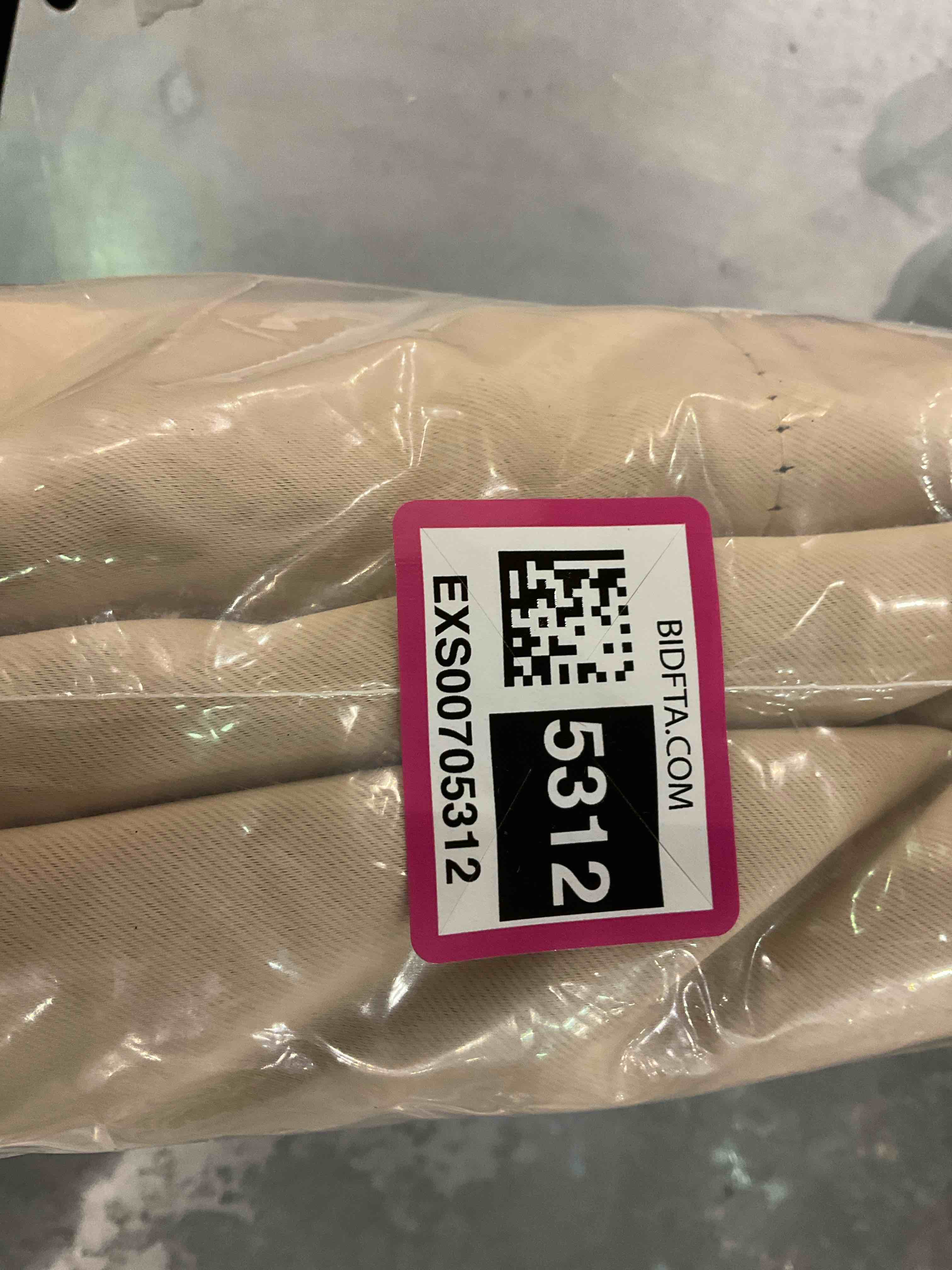 https://s3.amazonaws.com/lotting-images-prod/BargainHunt/EXS00705312_1706791533544.jpeg
